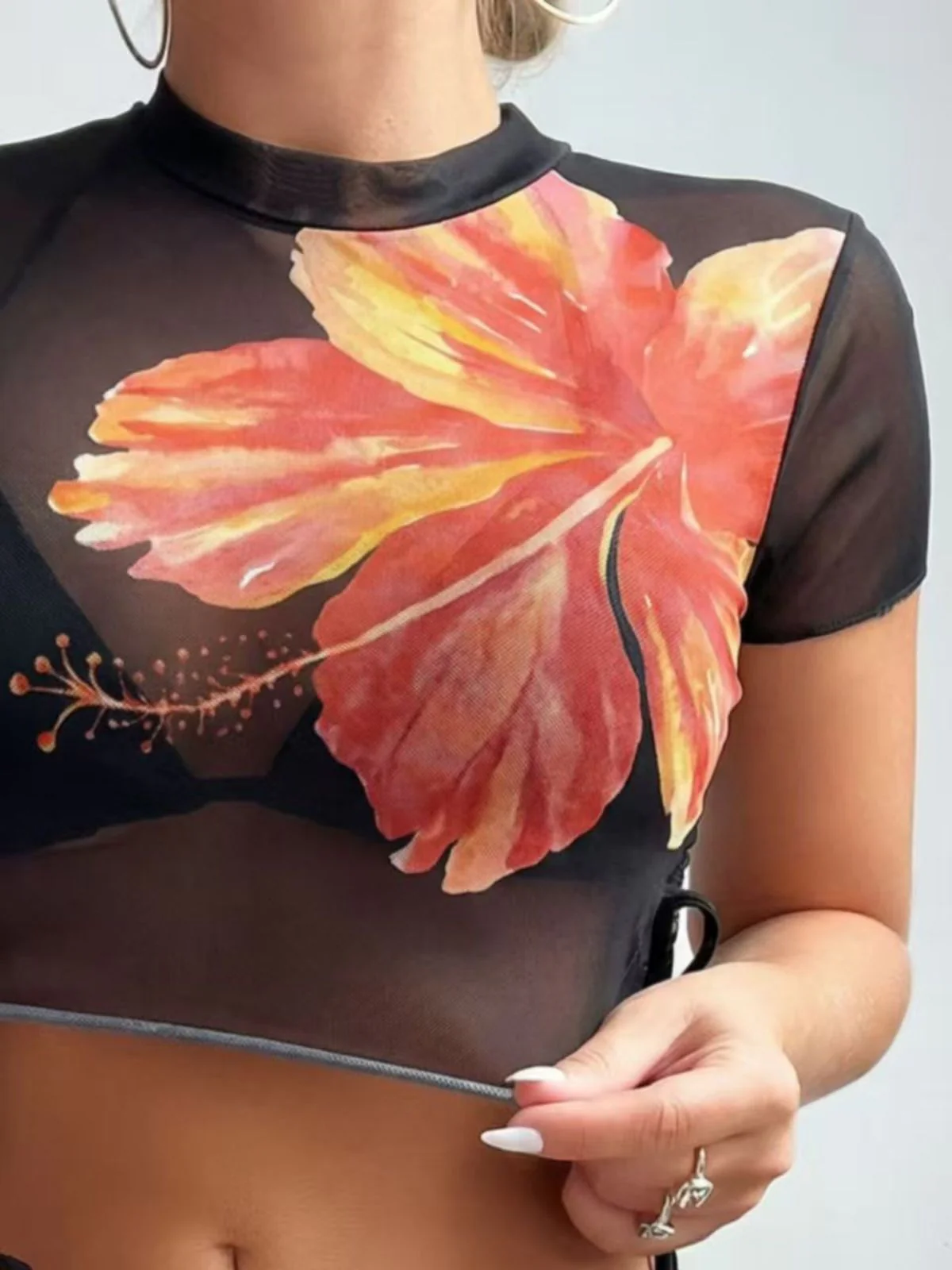 2PCS Ensemble crop top et bikini noirs motif floral tropical années 1940 - Image 4