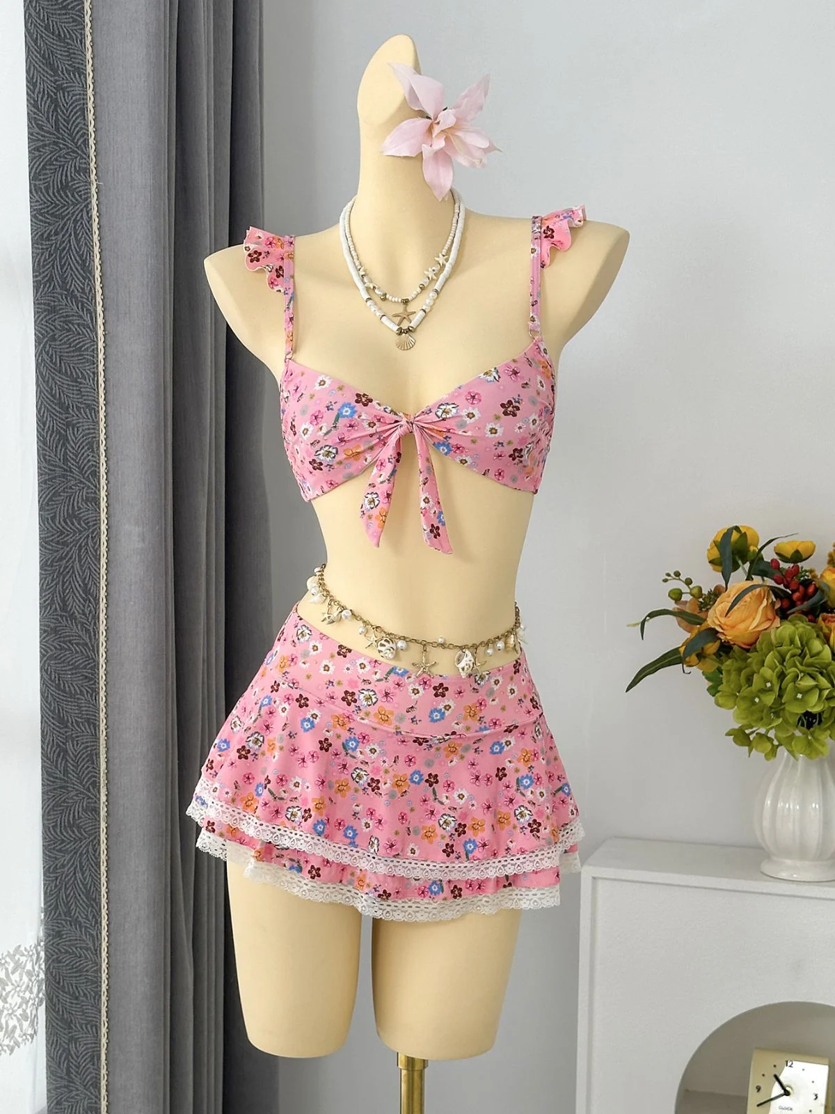 Bikini à Volants Fleurs avec Dentelle Années 1940 - Image 3