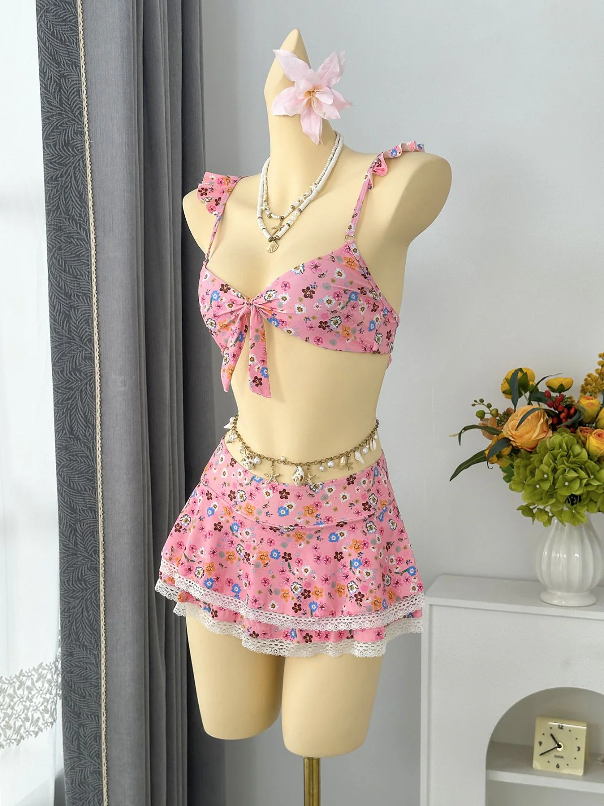 Bikini à Volants Fleurs avec Dentelle Années 1940 - Image 4