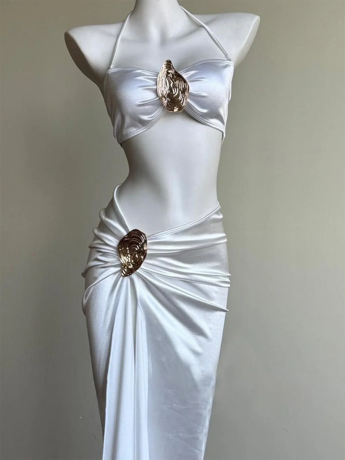 Bikini Licou Avec Paréo Ornement Doré Blanc Années 1950 - Image 4