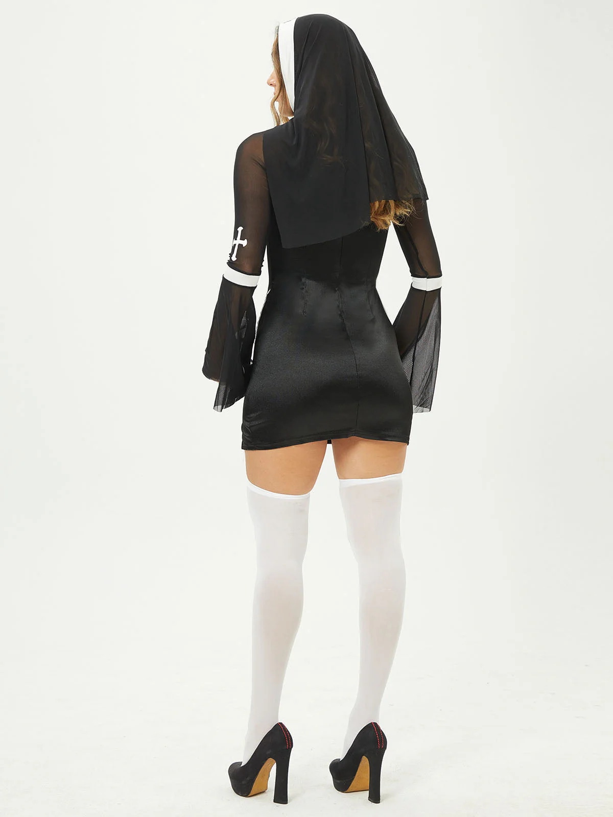 Robe noire à manches évasées en maille avec foulard des années 1960 - Image 2