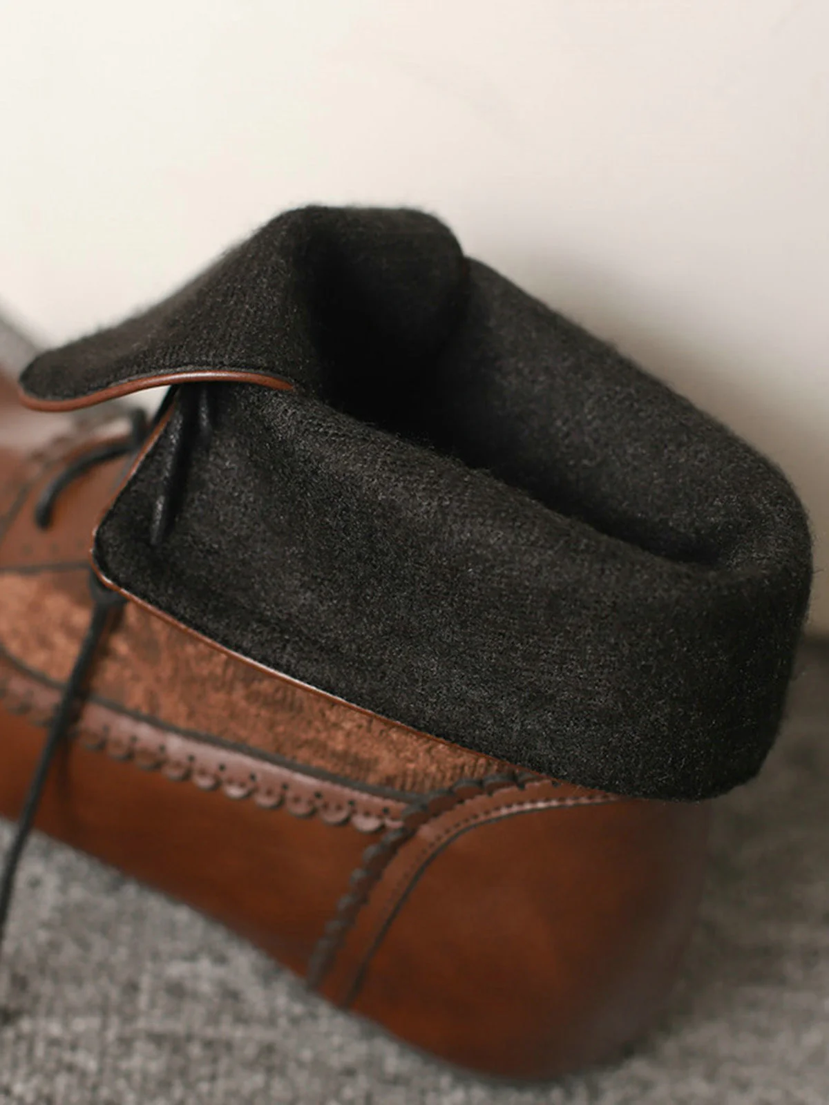 Bottes à lacets brodées vintage avec talon intérieur - Image 14