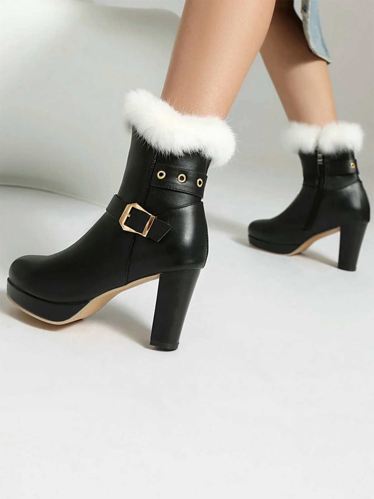 Bottes à talons hauts vintage en fausse fourrure avec boucle - Image 5