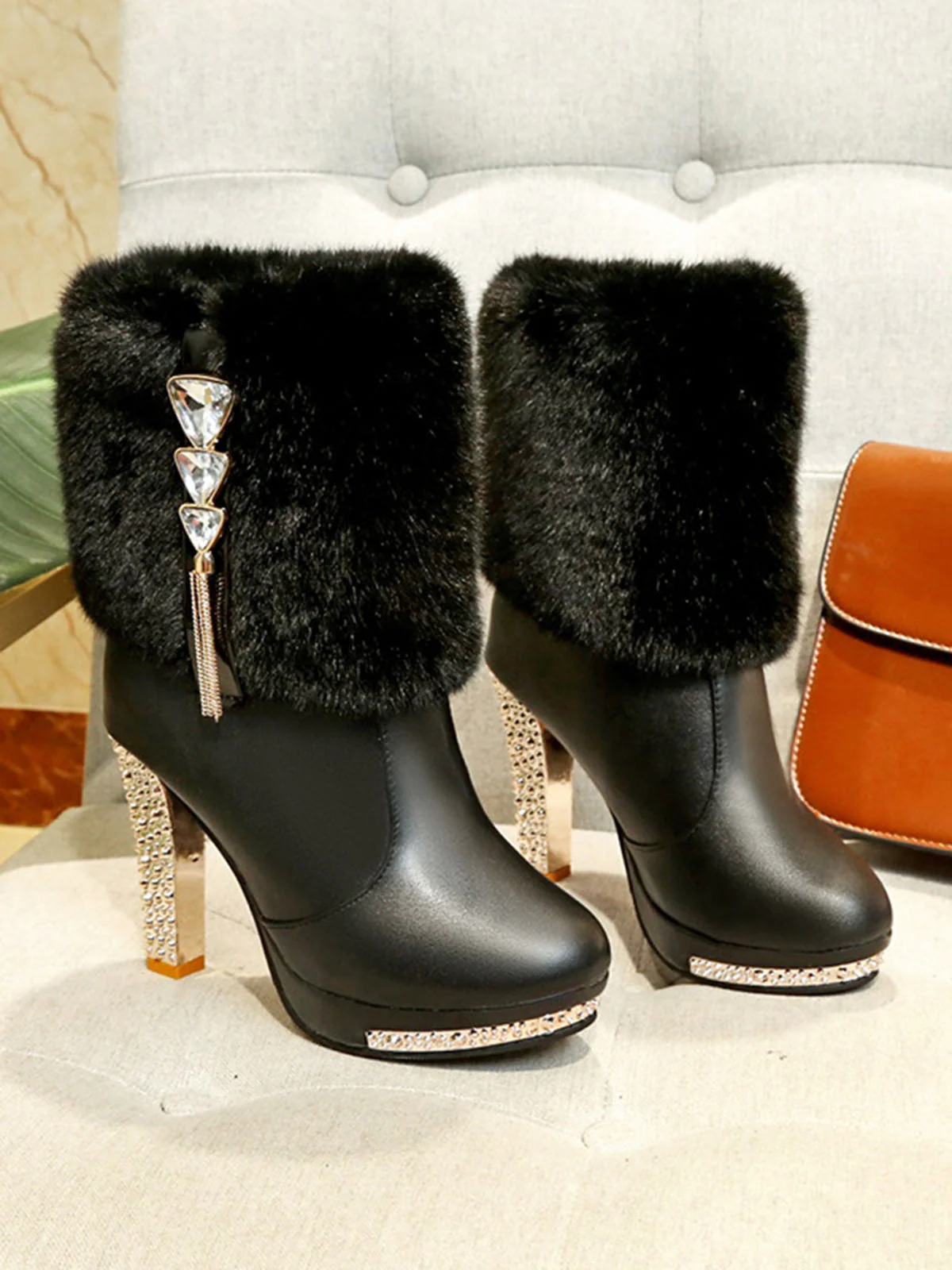 Bottes de Noël en fourrure et cuir avec strass - Image 4