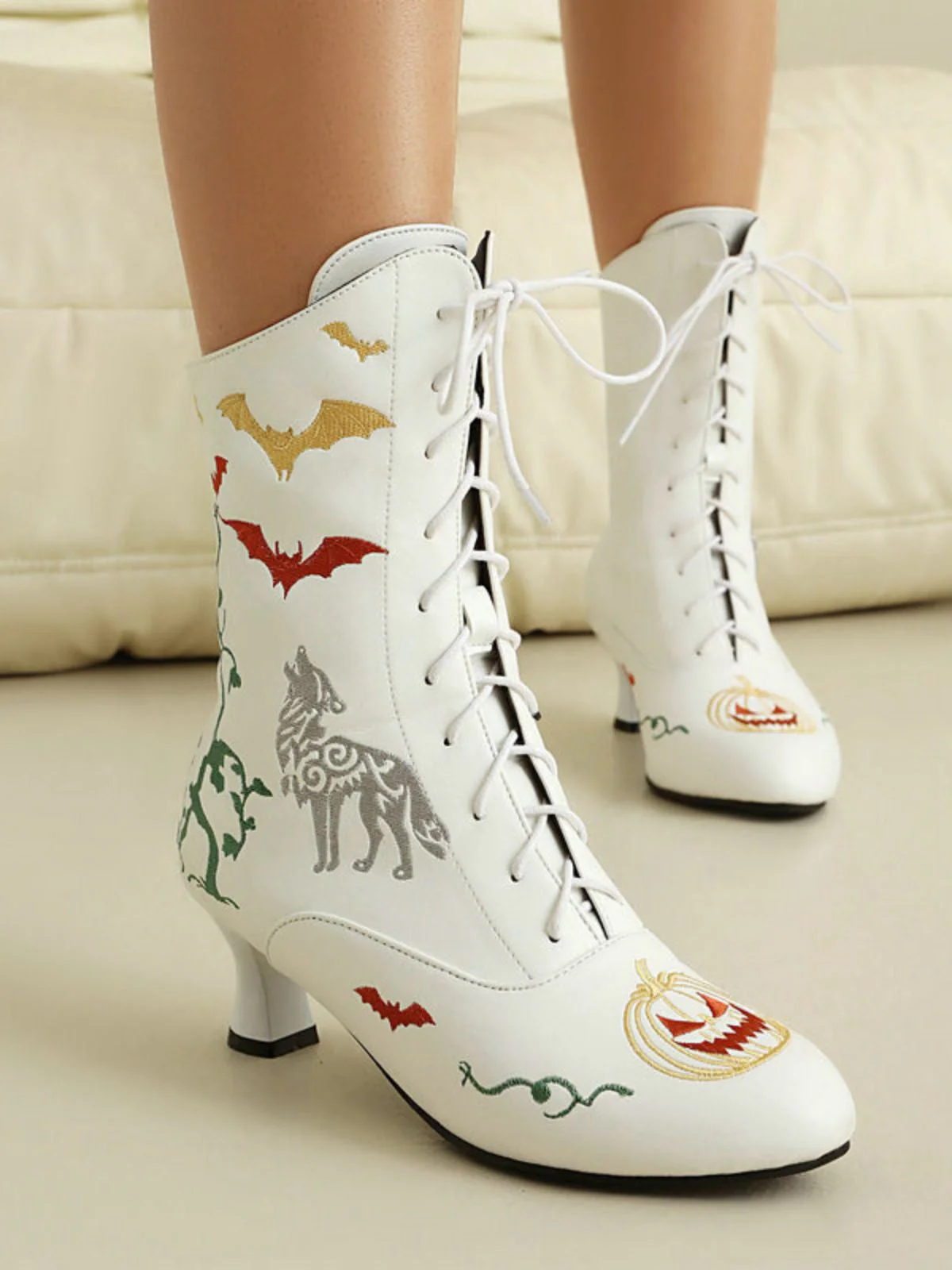 Bottes mi-mollet à lacets motif chauve-souris et citrouille d'Halloween - Image 2