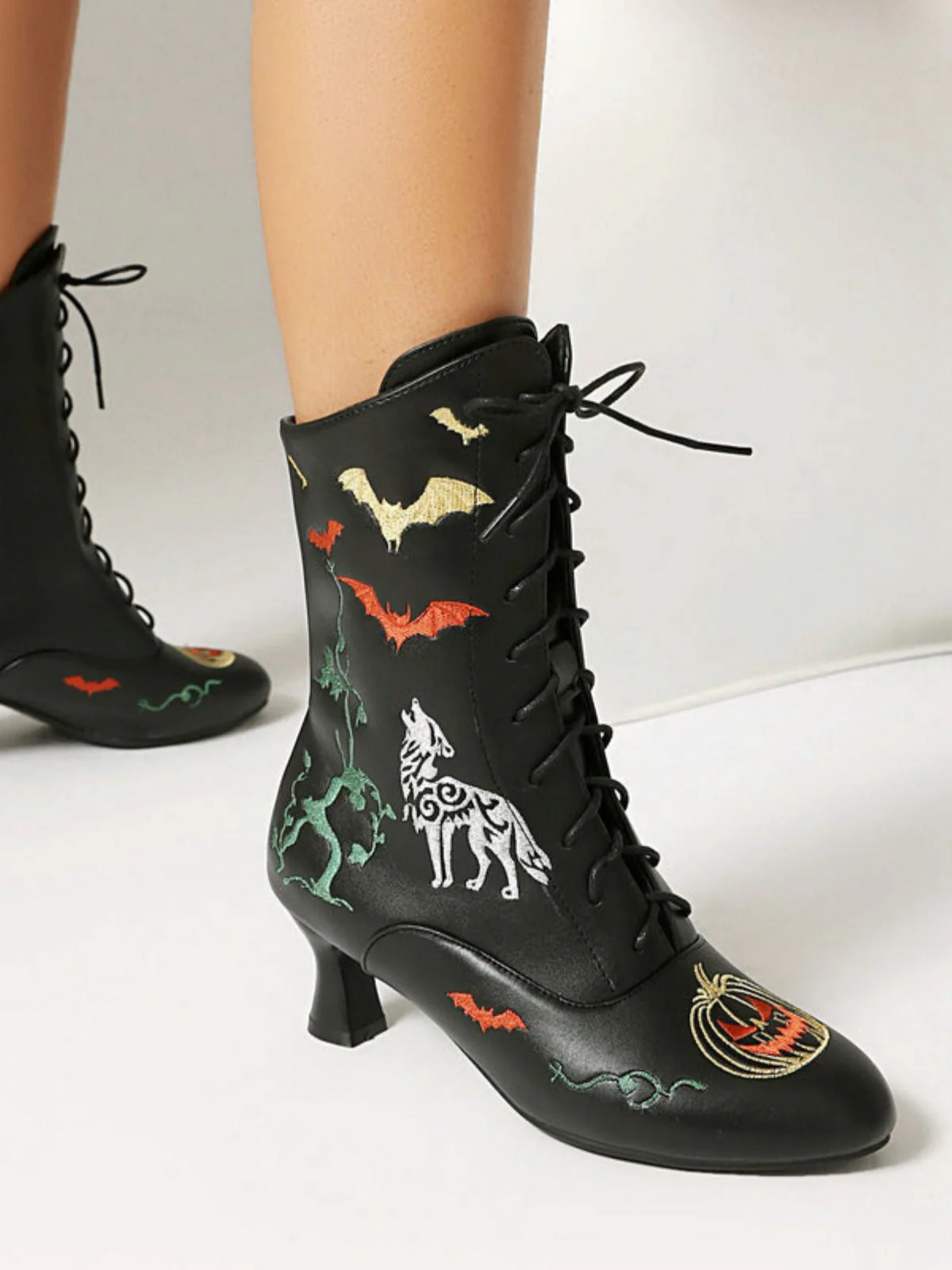 Bottes mi-mollet à lacets motif chauve-souris et citrouille d'Halloween - Image 6