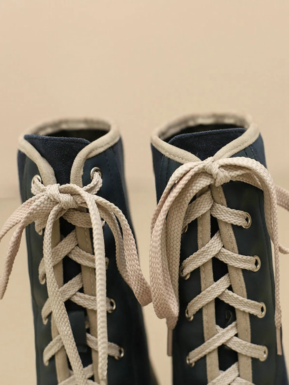 Bottes mi-mollet vintage à lacets en faux daim et cuir - Image 15