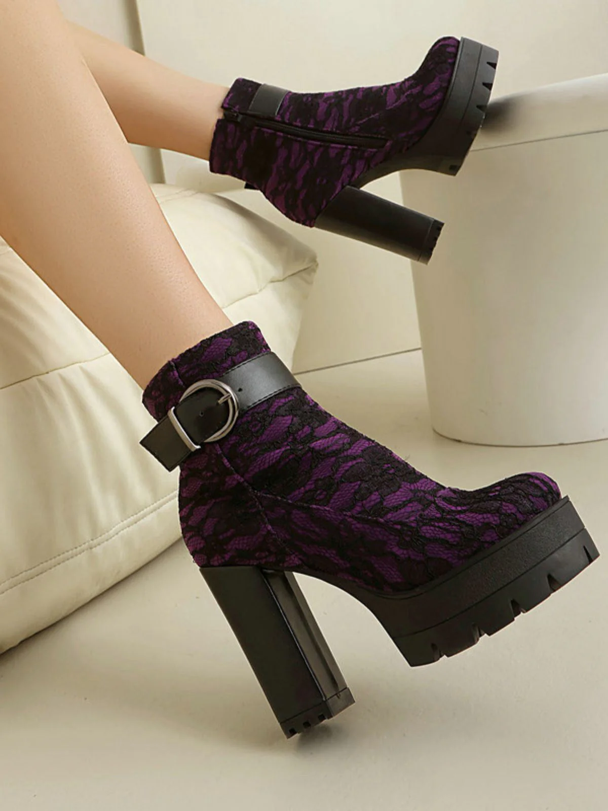Bottines à plateforme et talons épais en dentelle vintage - Image 12