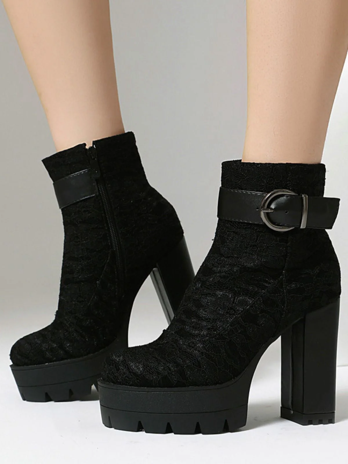 Bottines à plateforme et talons épais en dentelle vintage - Image 3