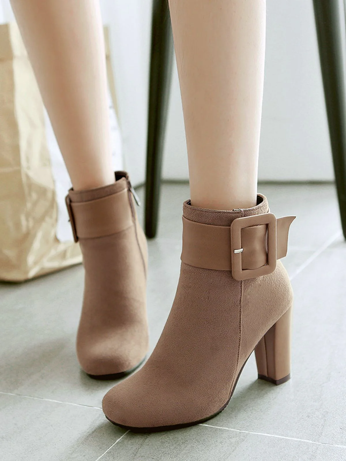Bottines à Talons Épais Rétro à Ceinture Unie - Image 13