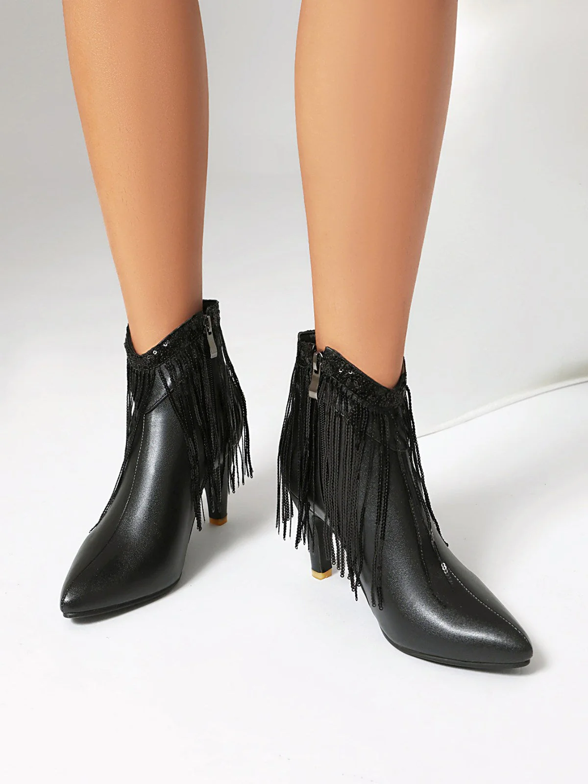 Bottines Chelsea à bout pointu et pompons métalliques - Image 12