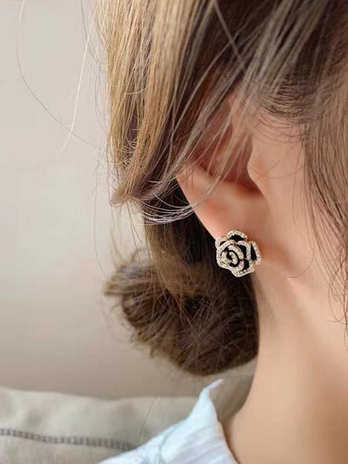 Boucle d'oreille florale en diamant vintage - Image 5