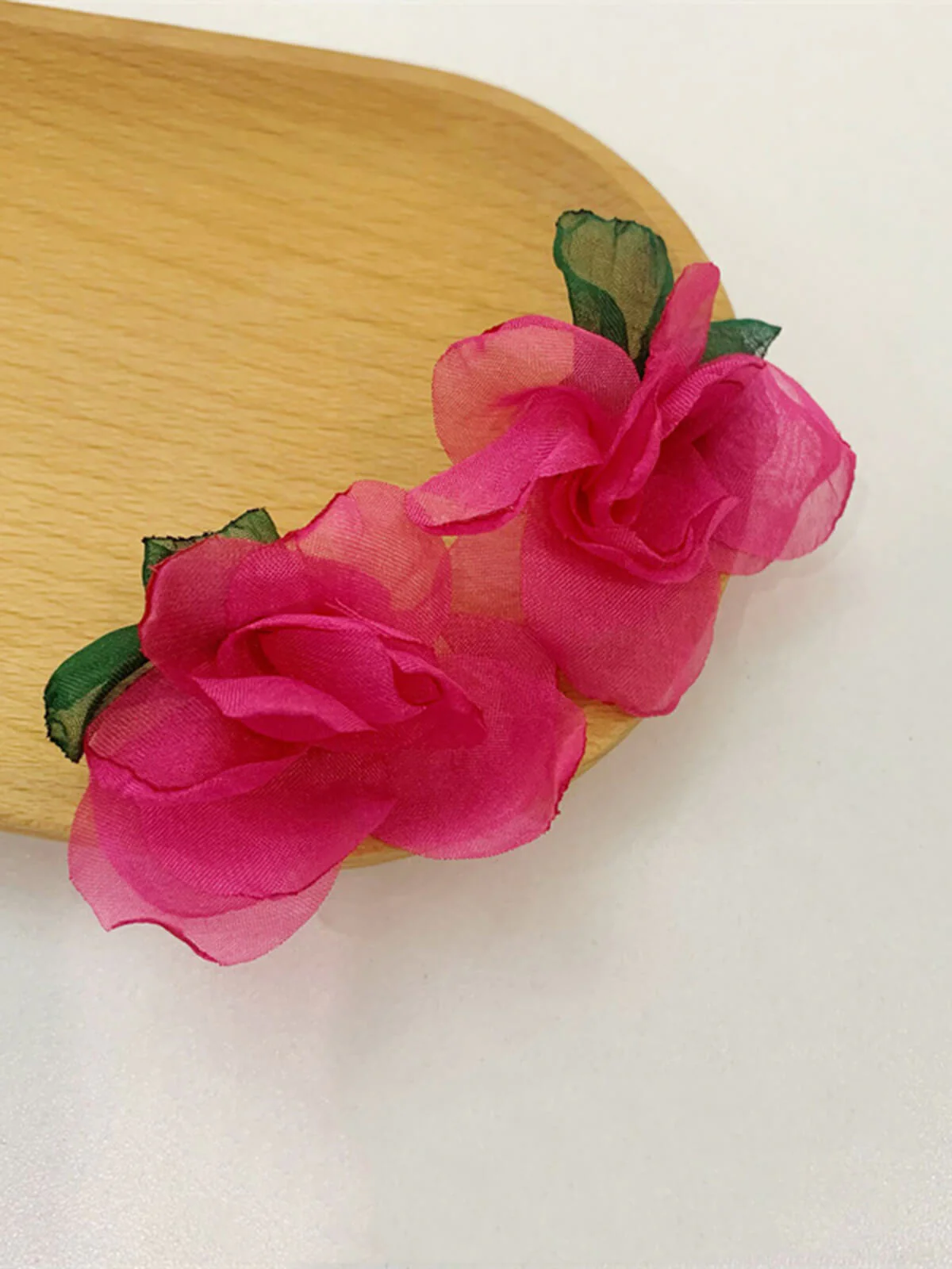 Boucles d'oreilles à tige rétro en mousseline de soie avec fleurs 3D - Image 8