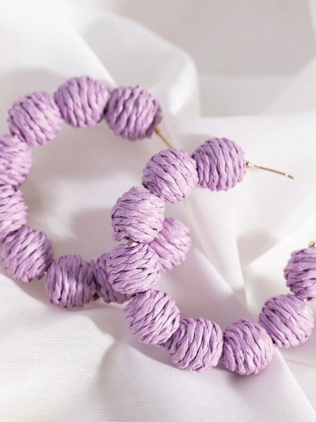Boucles d'oreilles créoles en raphia tressé épais - Image 3