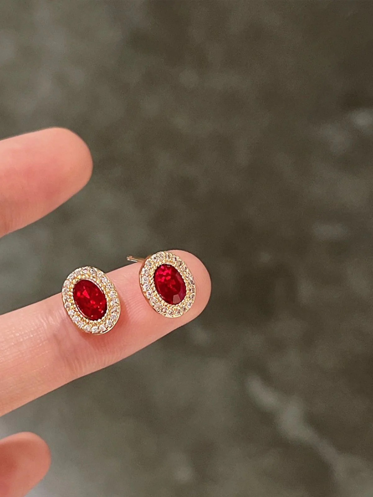 Boucles d'oreilles diamant en cristal ovale vintage rouge - Image 3