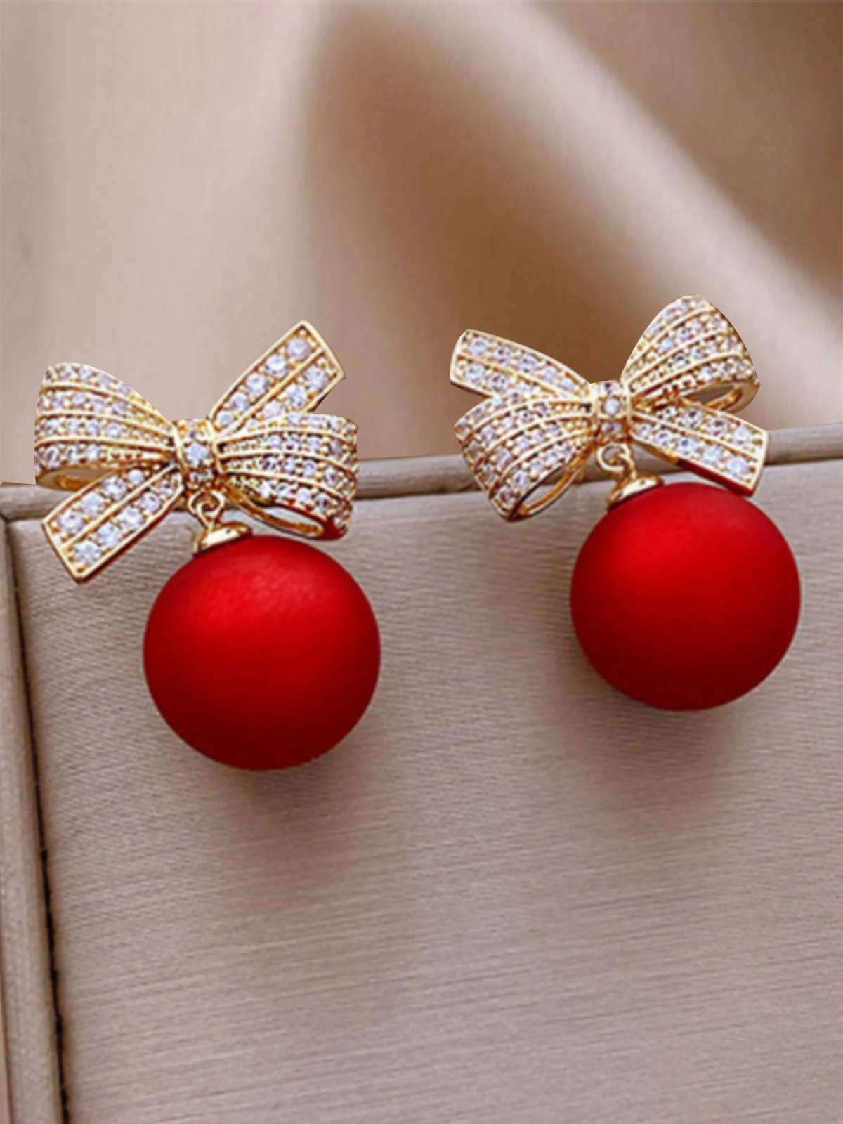 Boucles d'oreilles diamant nœud de Noël rouge - Image 2