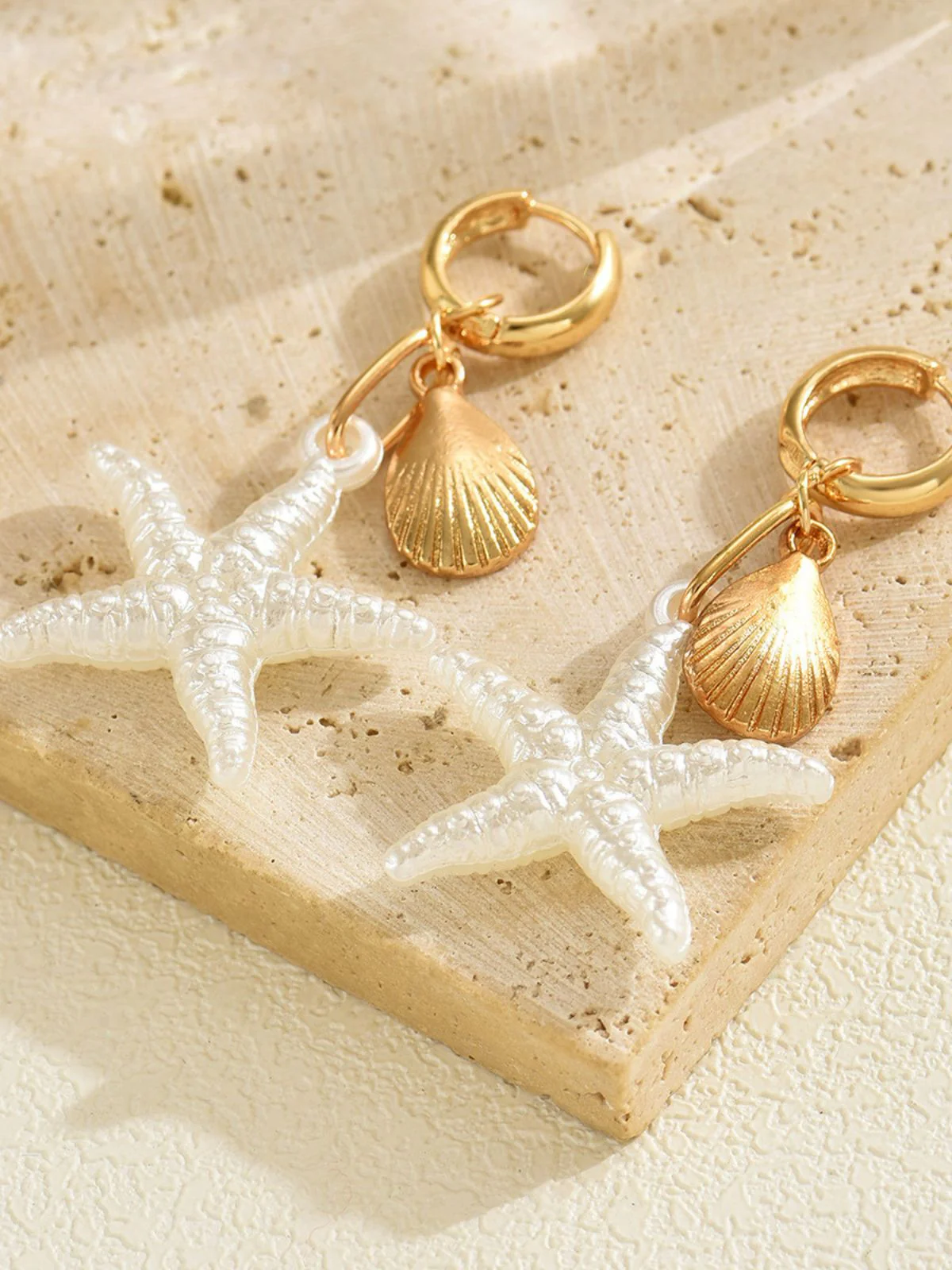 Boucles d'oreilles dorées étoile de mer style vacances - Image 4