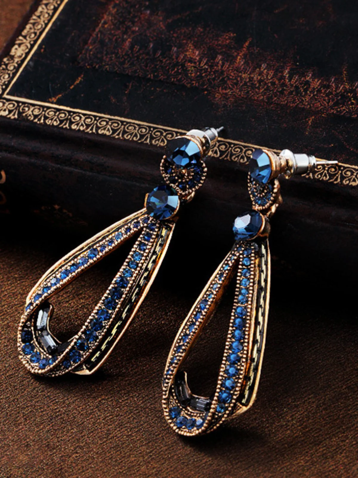 Boucles d'oreilles pendantes creuses en strass bleu - Image 4
