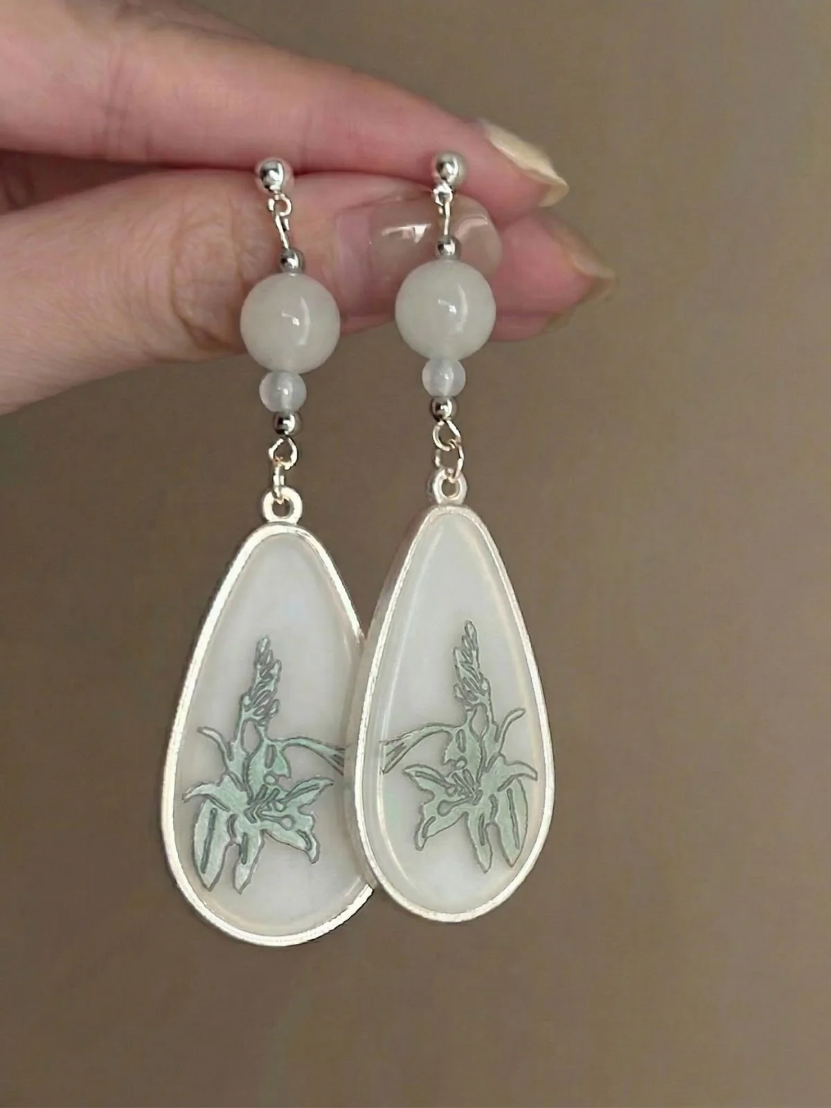 Boucles d'oreilles pendantes en jade chinois ethnique vintage