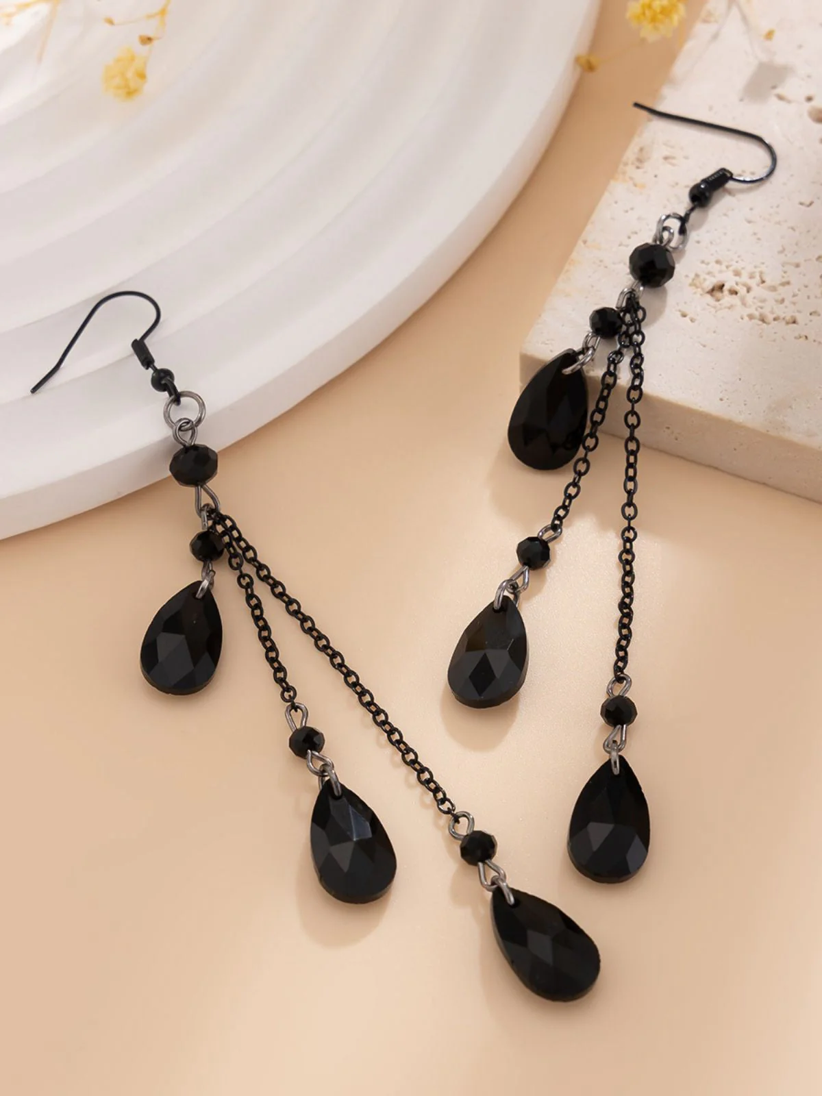 Boucles d'oreilles pendantes gothiques en forme de goutte d'eau - Image 3
