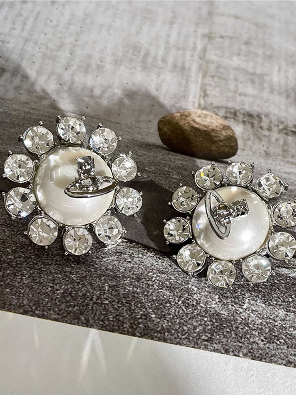 Boucles d'oreilles rétro en argent avec perles et diamants - Image 6