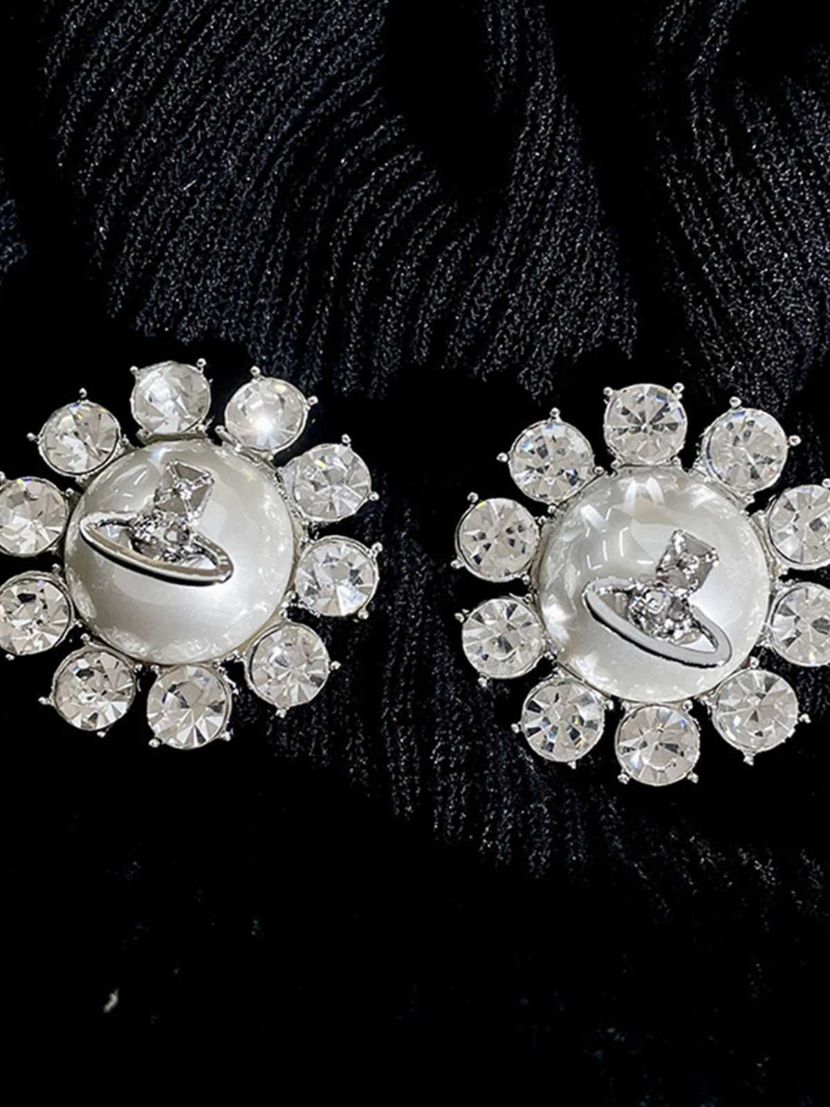 Boucles d'oreilles rétro en argent avec perles et diamants - Image 8