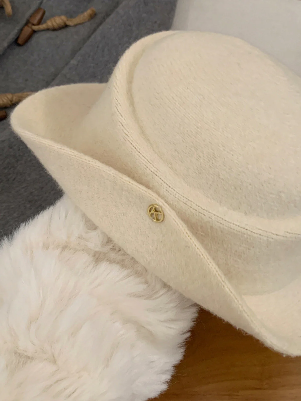 Chapeau à calotte plate en laine style Hepburn vintage - Image 5