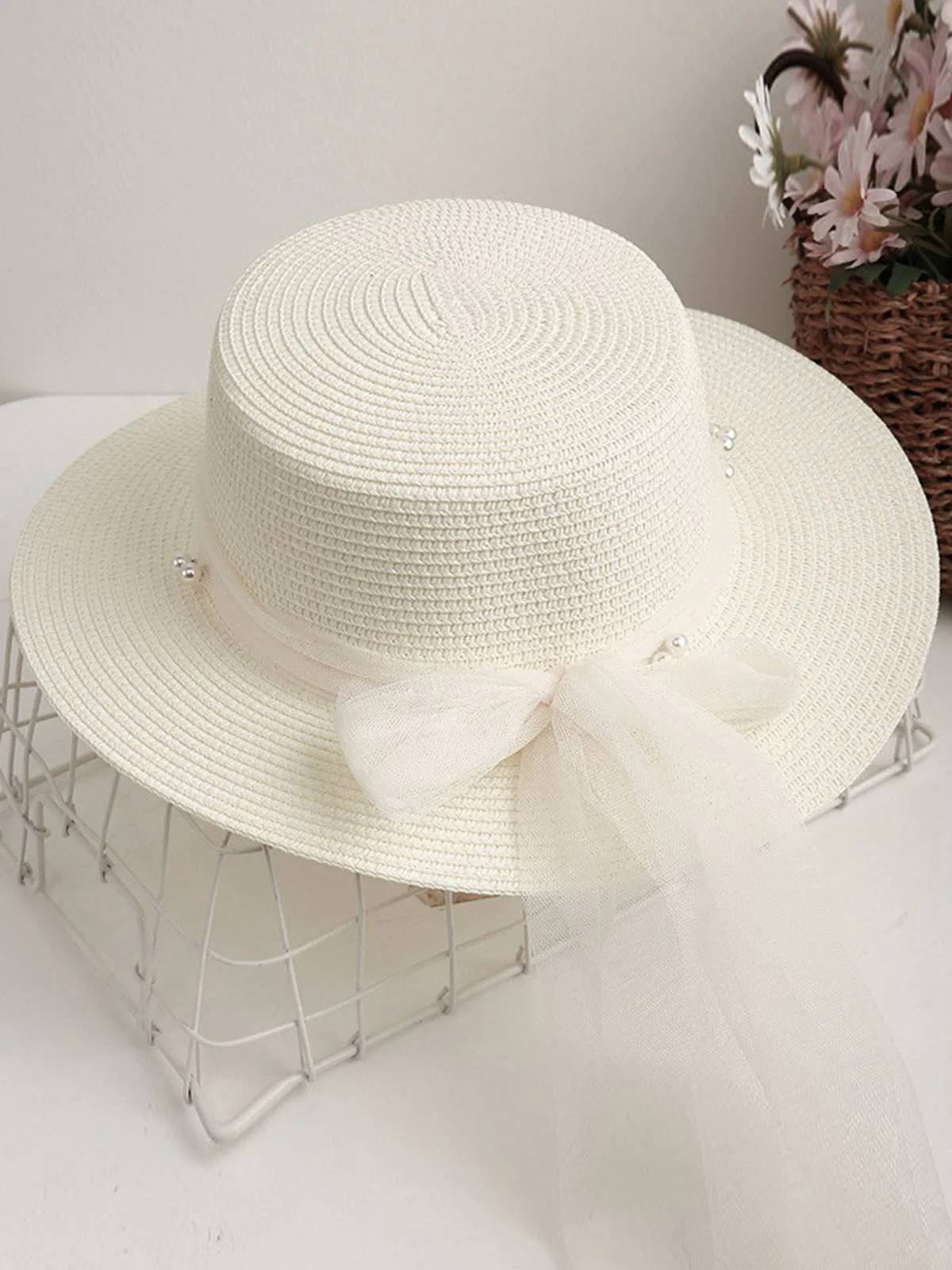 Chapeau Ruffia en ruban transparent et perles vintage - Image 4