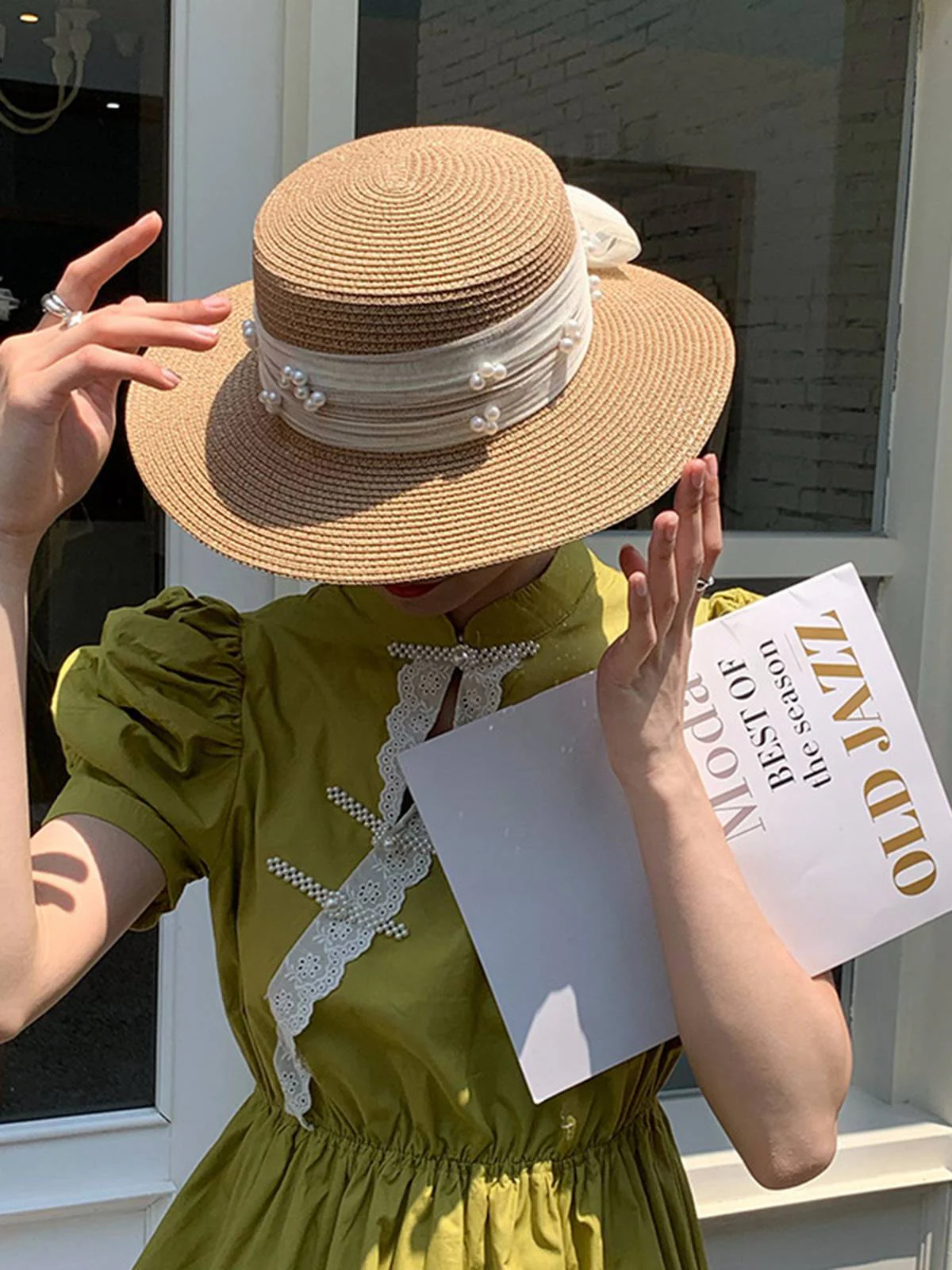 Chapeau Ruffia en ruban transparent et perles vintage - Image 6