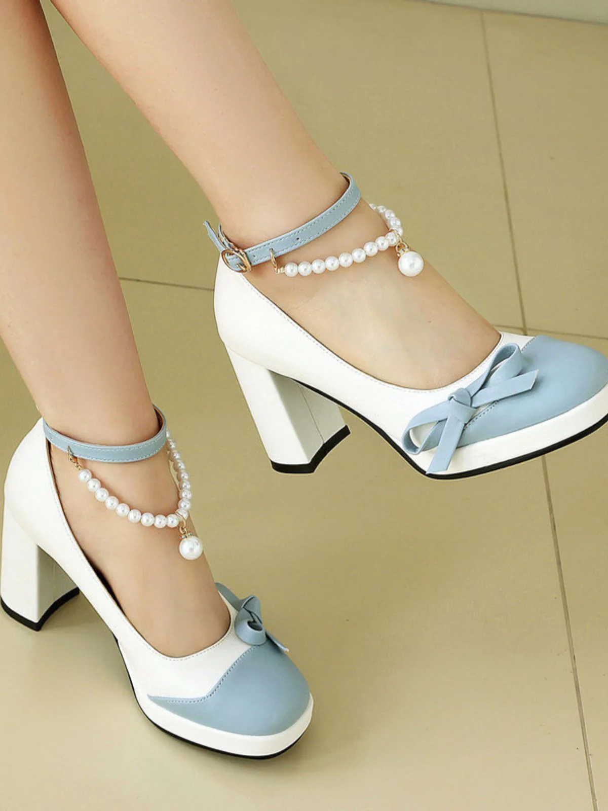 Chaussures à talons épais avec bride cheville - Image 17