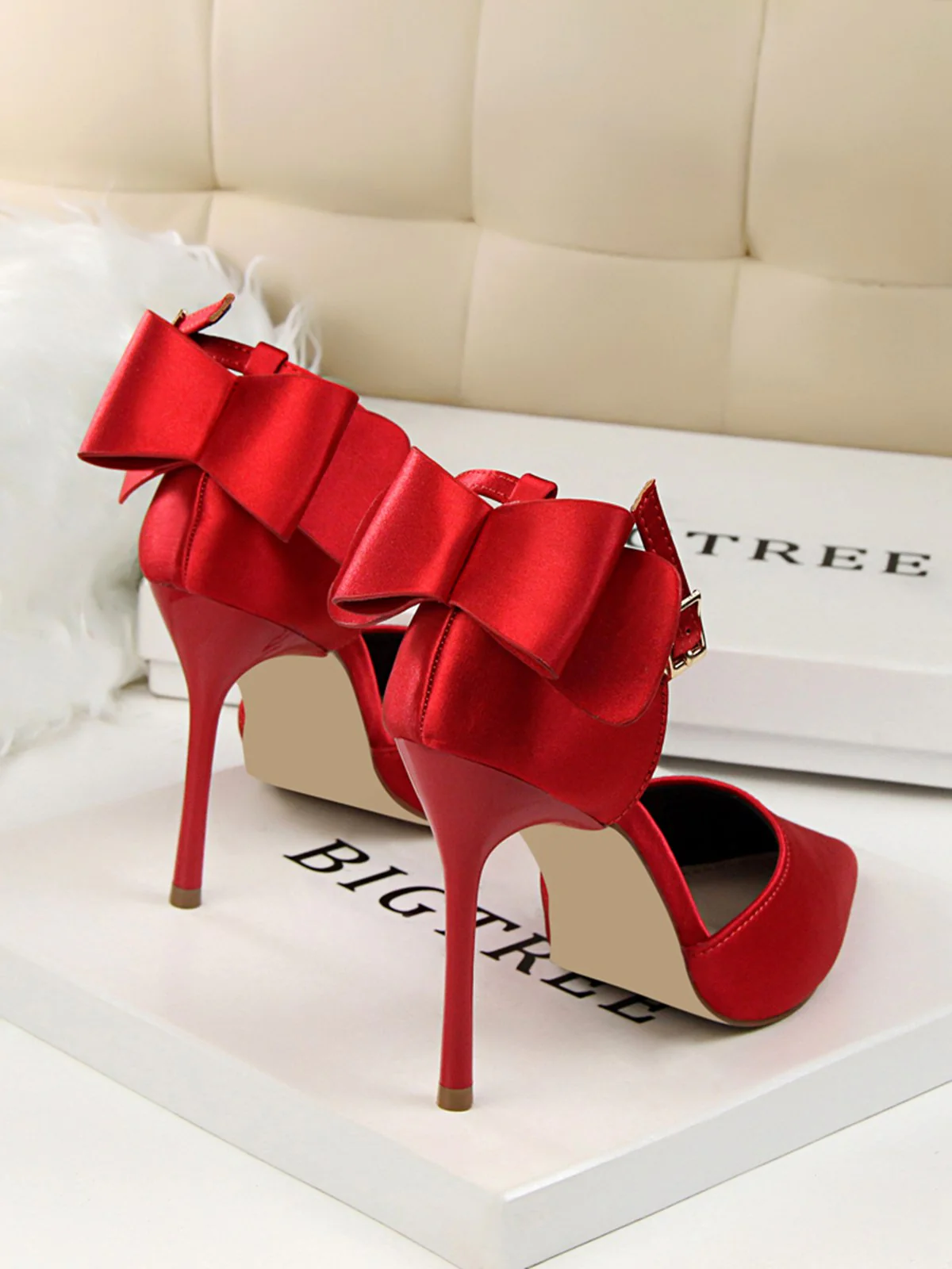 Chaussures à talons hauts en satin à bout pointu et bride à nœud - Image 19