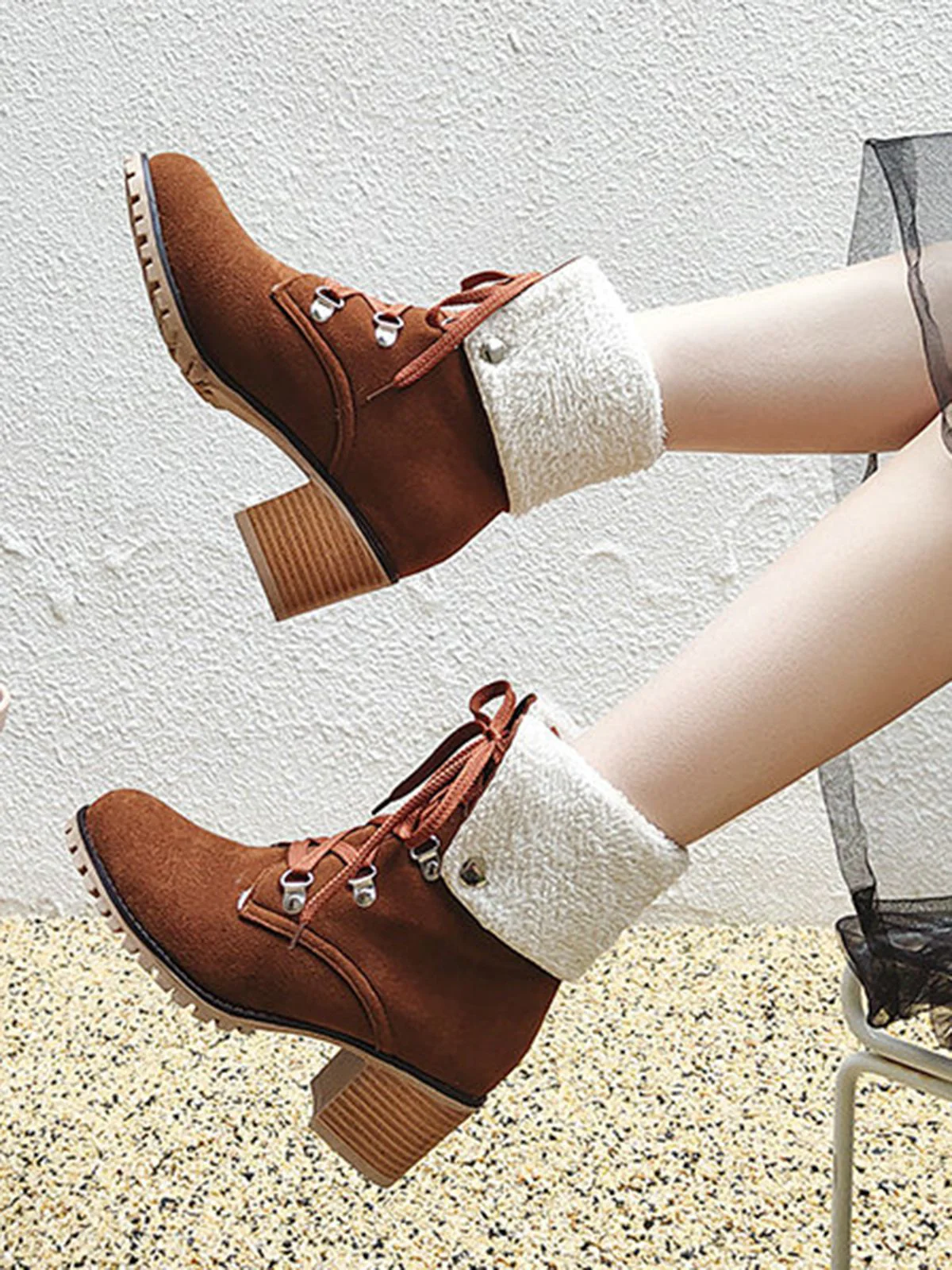 Chaussures à Talons Hauts Style Britannique Bottes Martin Courtes Givrées à Lacets - Image 12