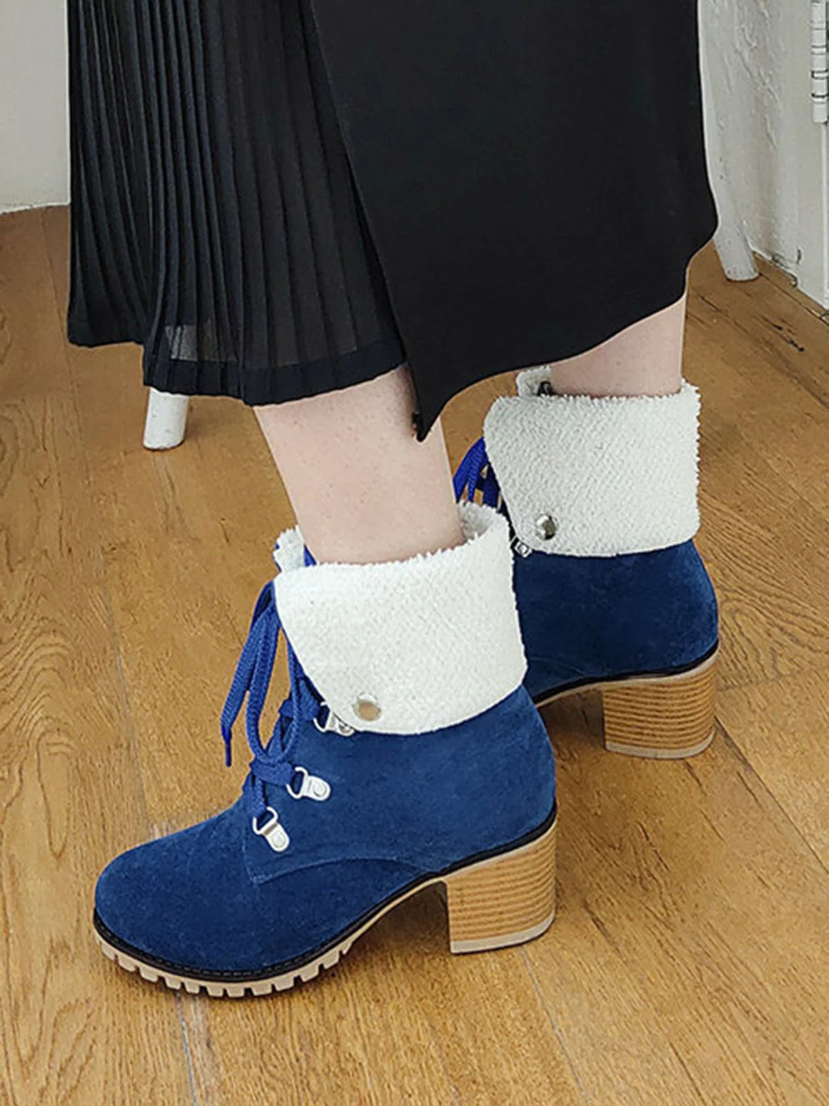 Chaussures à Talons Hauts Style Britannique Bottes Martin Courtes Givrées à Lacets - Image 14