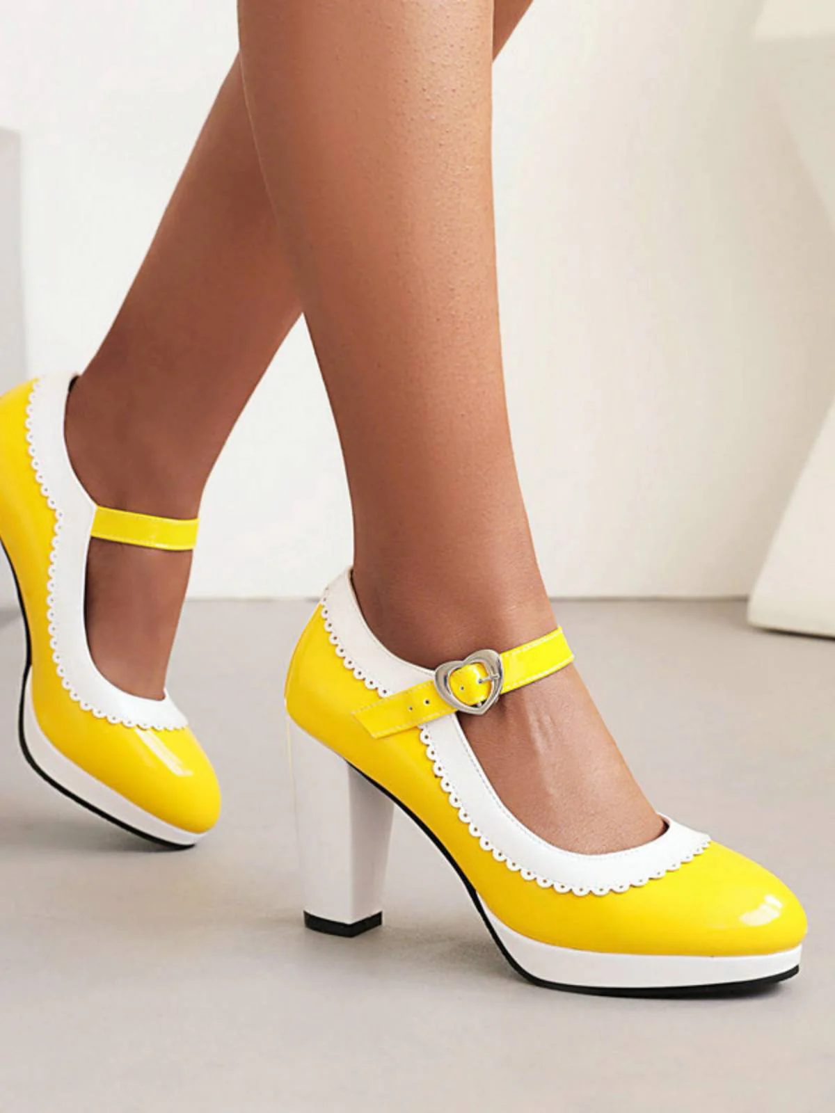 Chaussures Mary Jane à talons épais et coutures en dentelle - Image 15