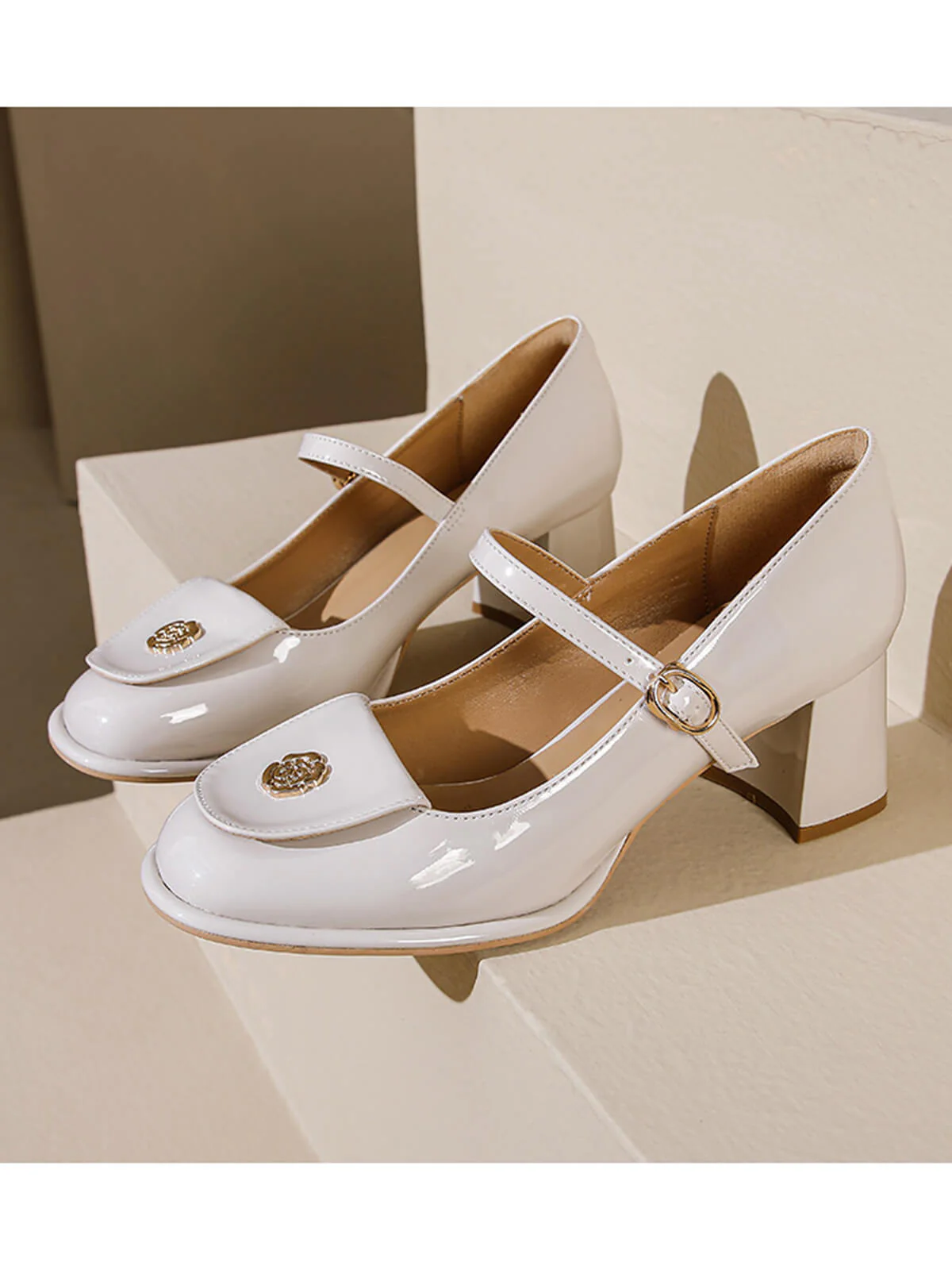 Chaussures Mary Jane en cuir verni à talons épais - Image 3