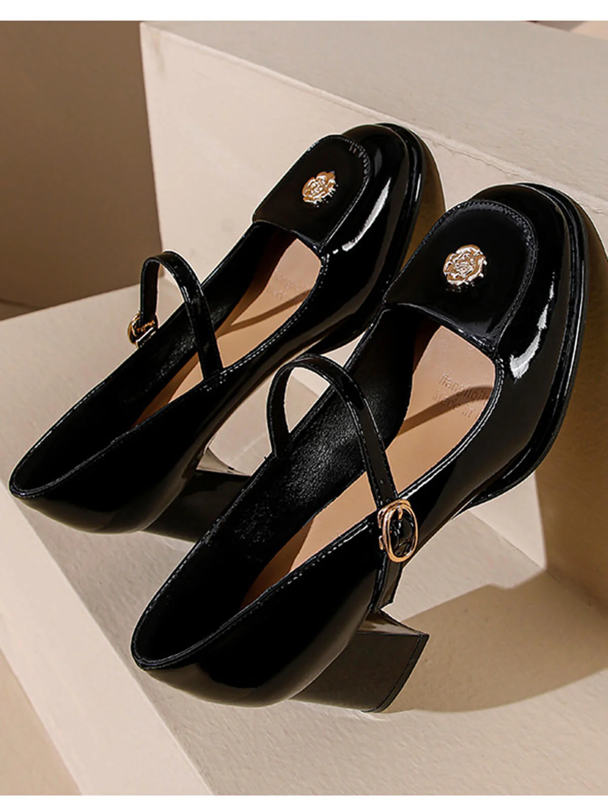 Chaussures Mary Jane en cuir verni à talons épais - Image 5