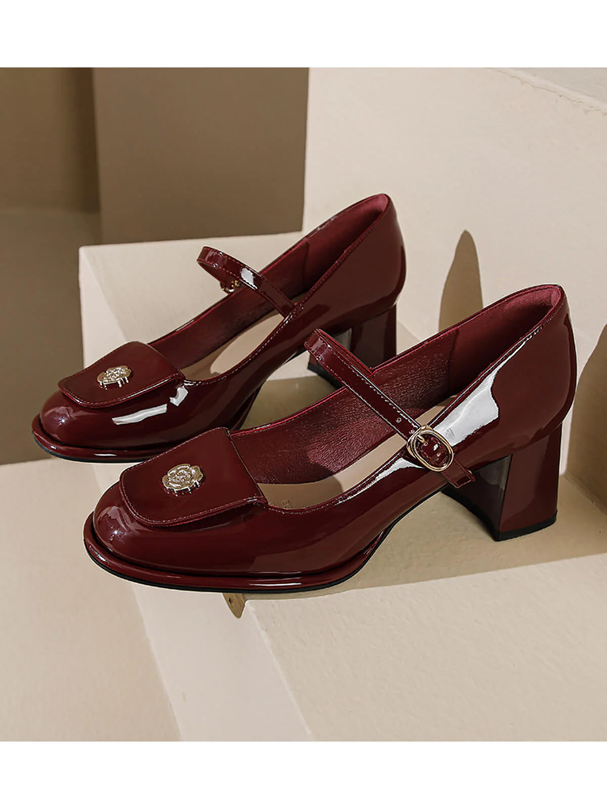 Chaussures Mary Jane en cuir verni à talons épais - Image 7