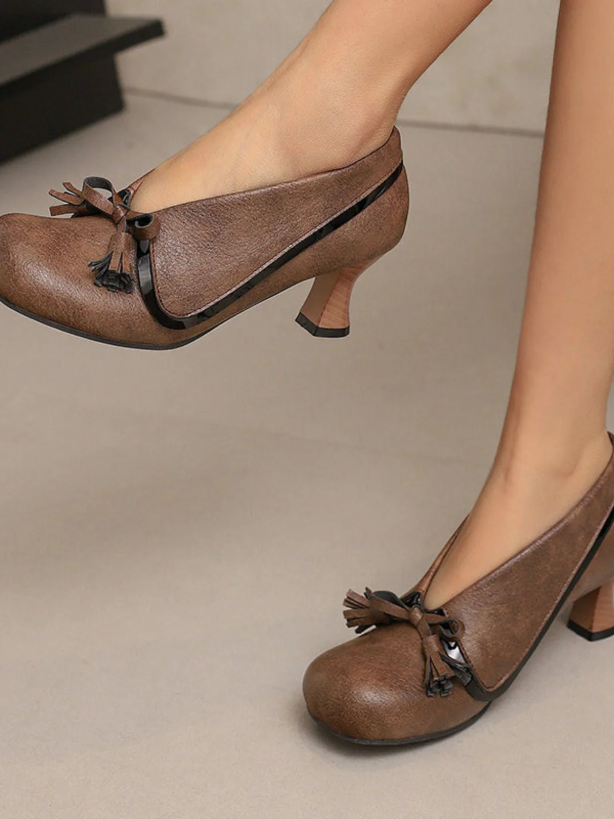 Chaussures rétro à nœud en PU, bout rond et talon compensé - Image 20