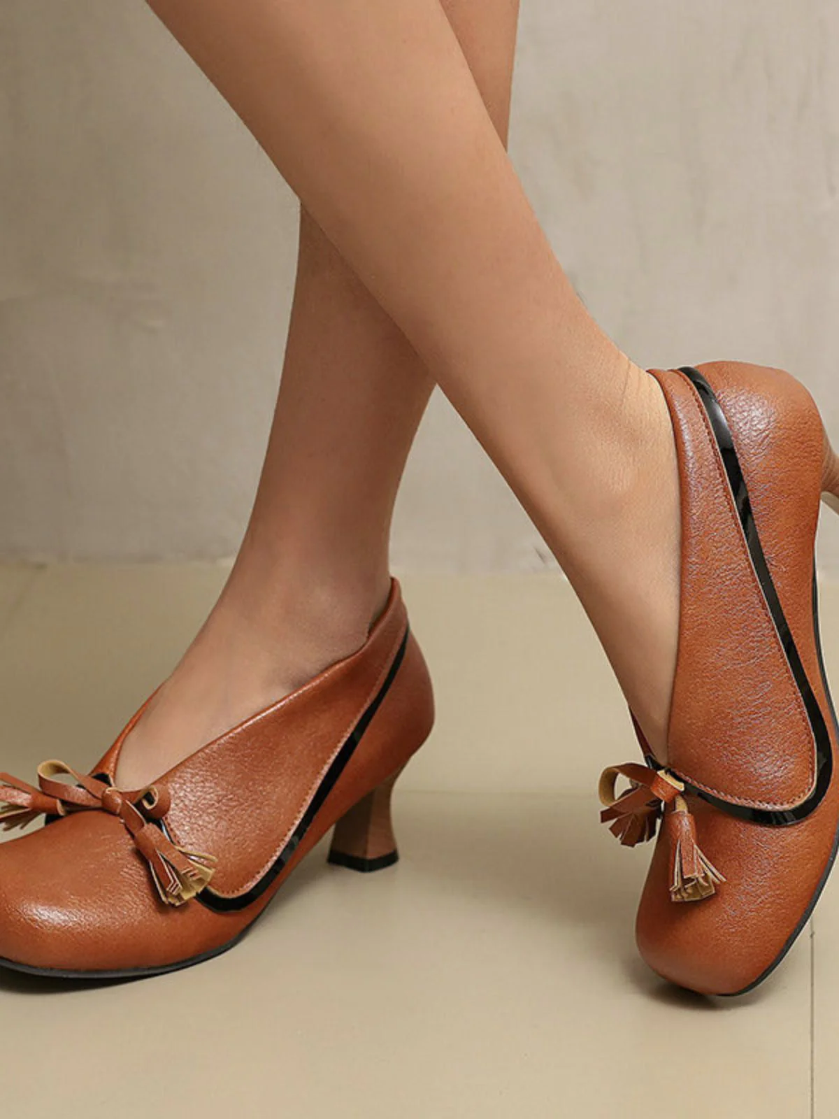 Chaussures rétro à nœud en PU, bout rond et talon compensé - Image 25