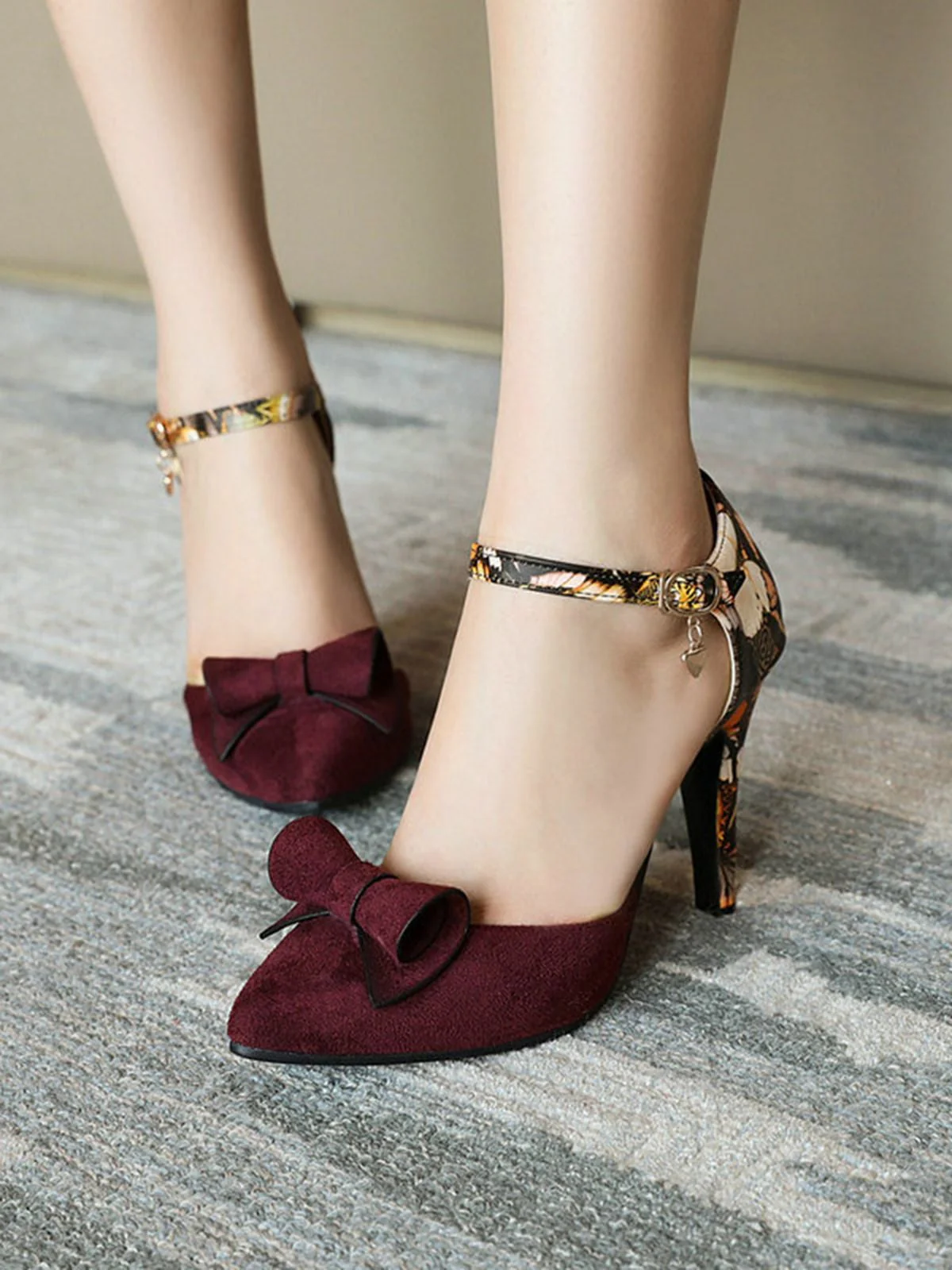 Chaussures Rétro à Talons Hauts et Bout Pointu - Image 10