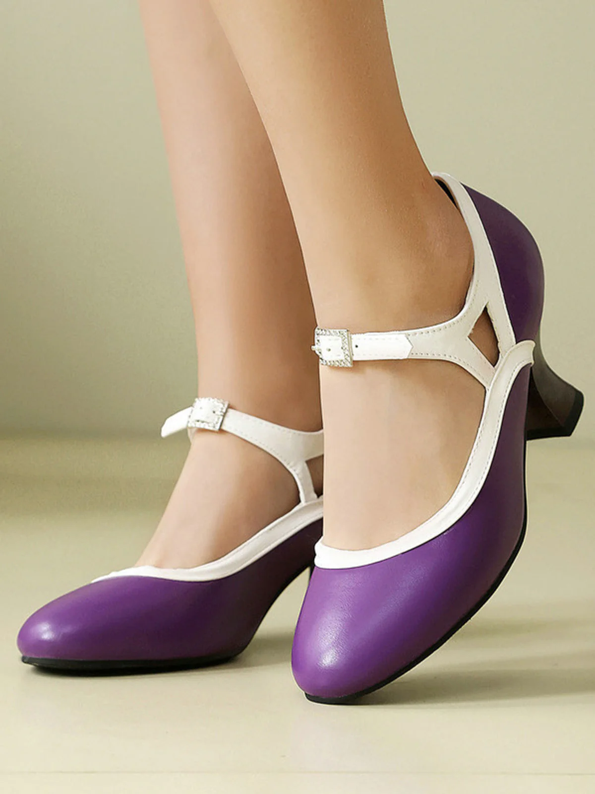 Chaussures vintage élégantes bout pointu et talon conique - Image 20
