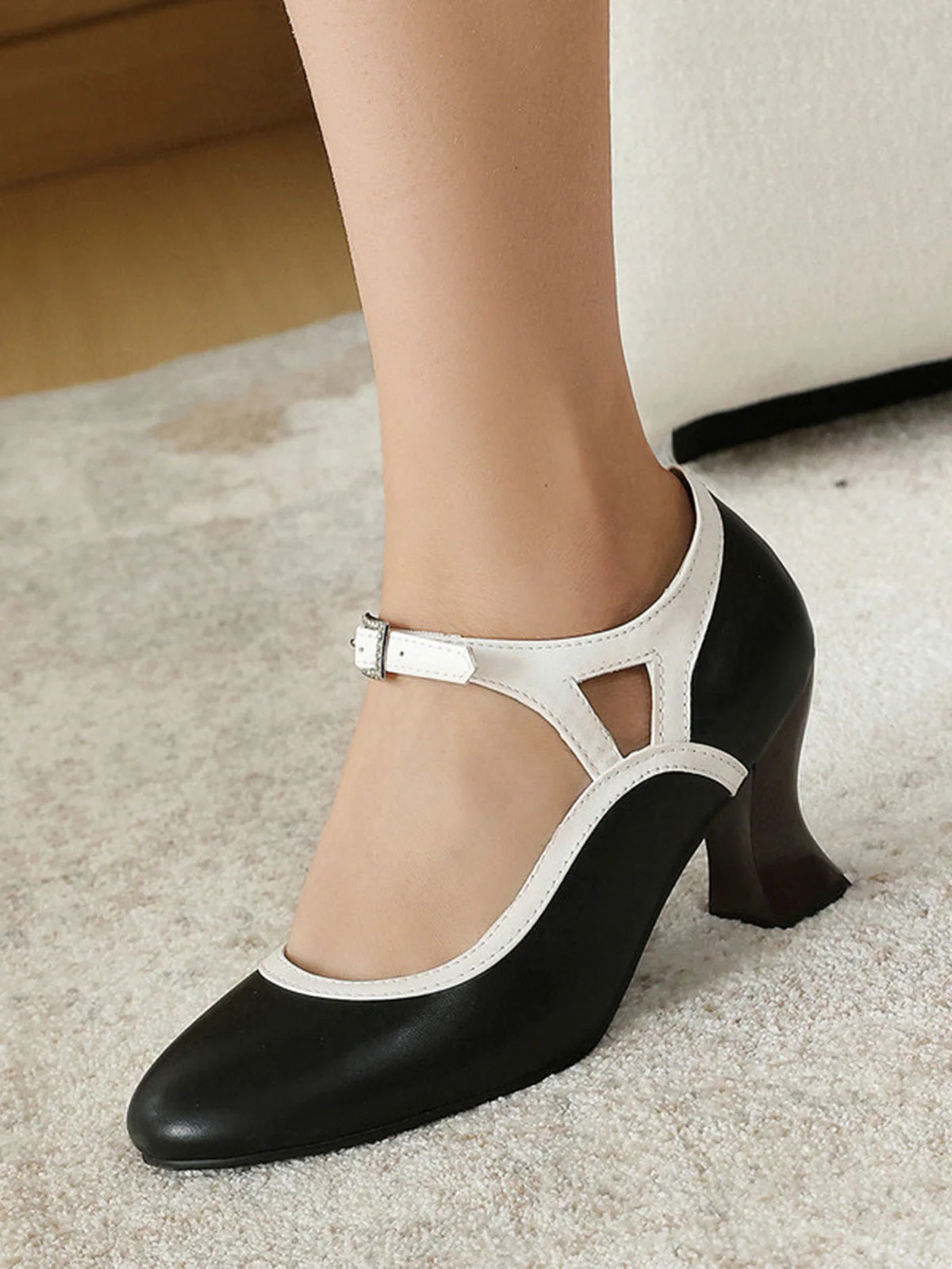 Chaussures vintage élégantes bout pointu et talon conique - Image 5