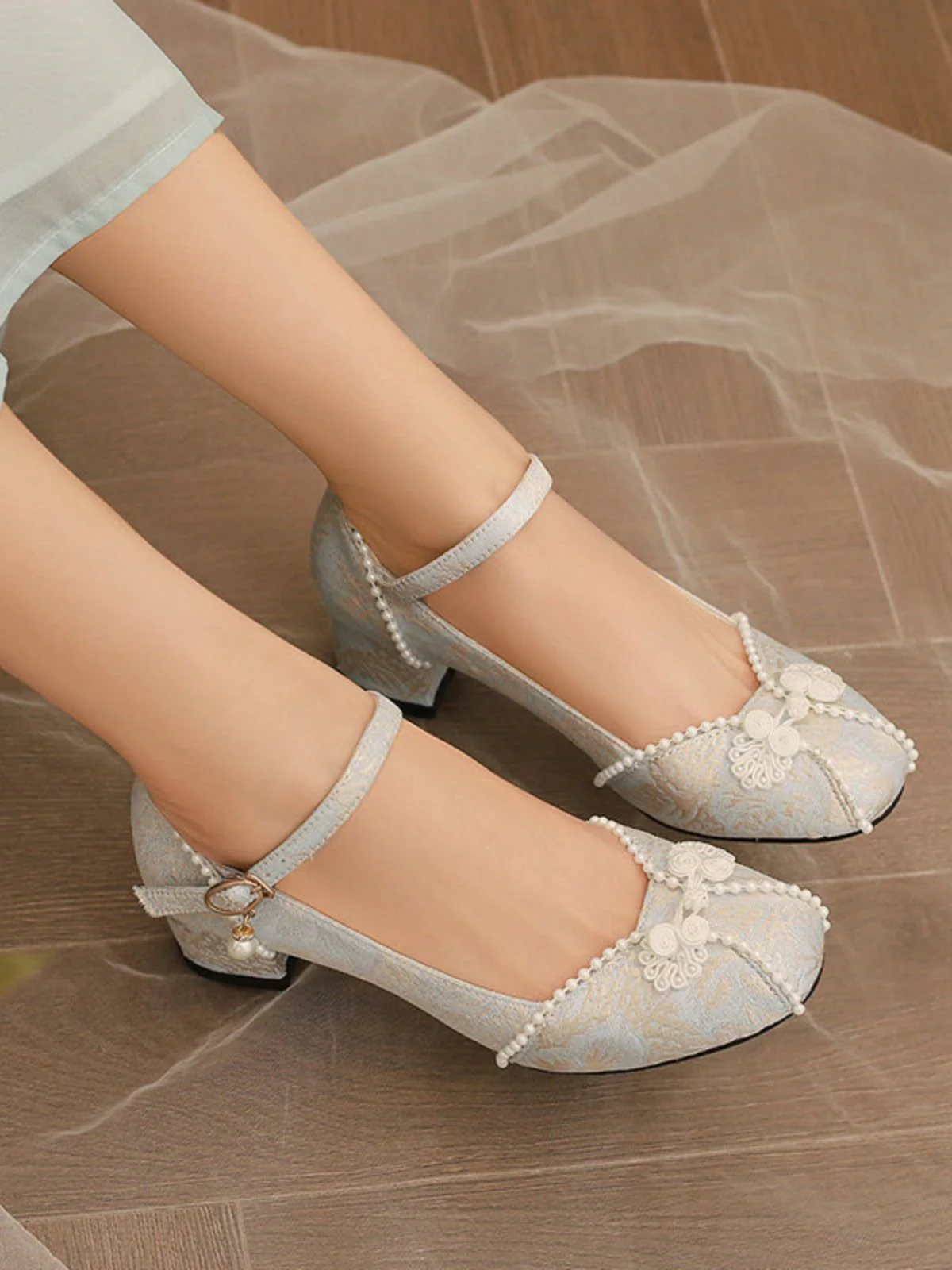 Chaussurres Mary Jane à talons épais en jacquard fleuri et perles - Image 5