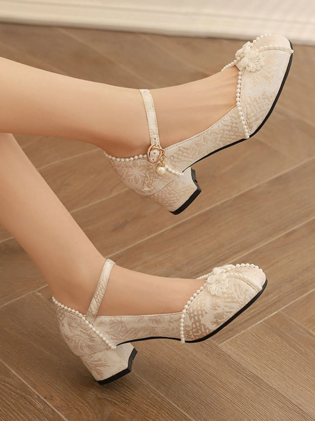 Chaussurres Mary Jane à talons épais en jacquard fleuri et perles - Image 8