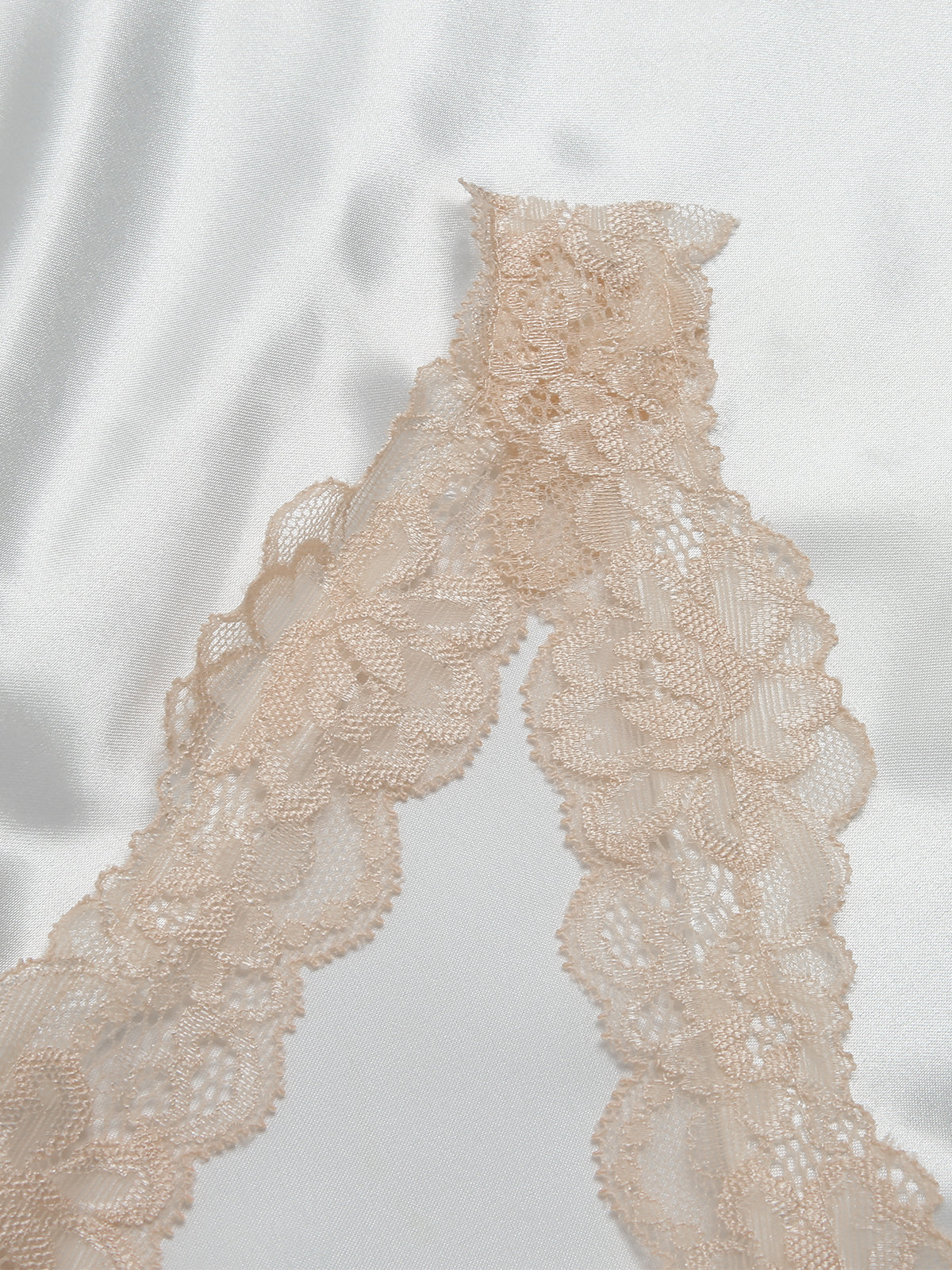Chemise de nuit à bretelles en patchwork de dentelle des années 1950 - Image 11