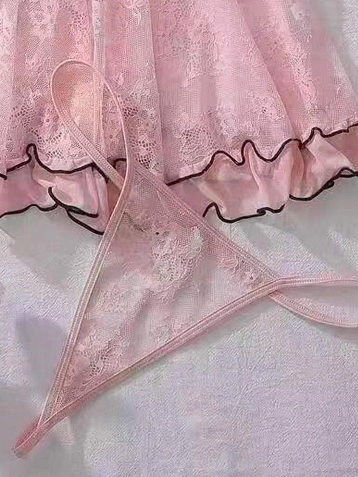 Chemise de nuit babydoll rose transparente dentelle et ourlet volants années 80 - Image 8