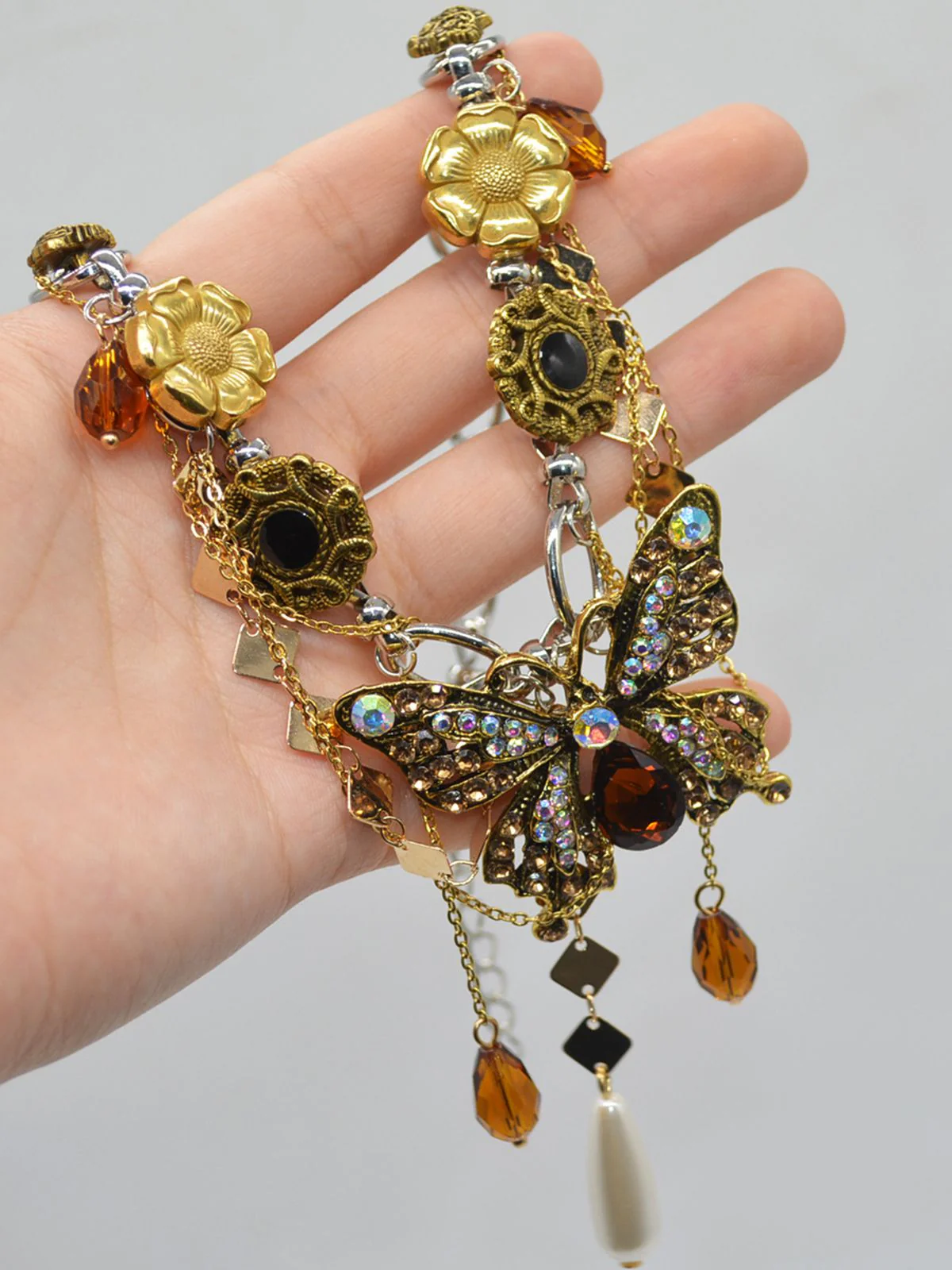 Collier papillon 3D en strass de style royal - Image 4