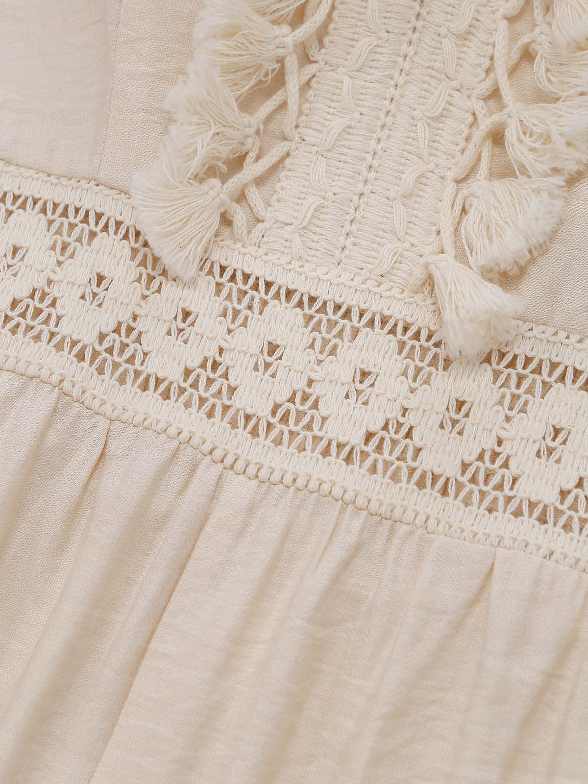Combinaison beige fines bretelles dentelle et pompons années 70 - Image 5