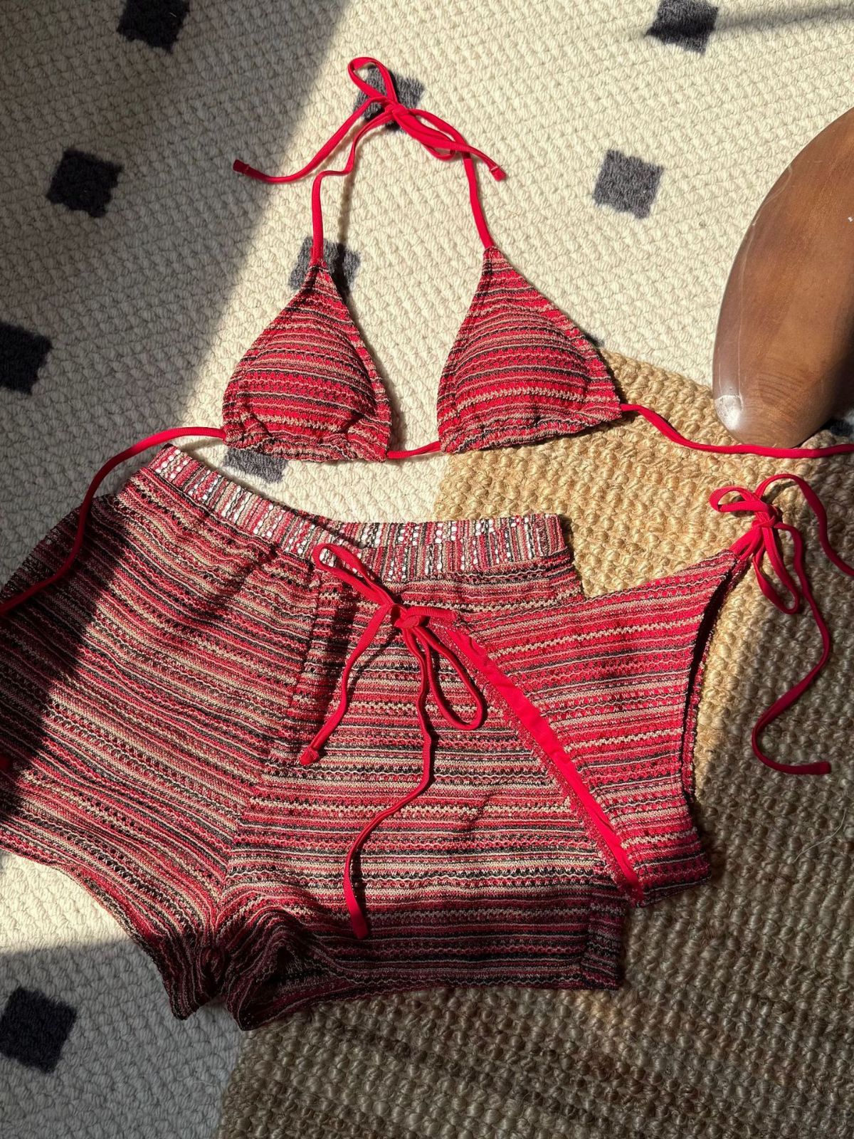 Ensemble Bikini Col Licou Rayé en Maille Années 1960 - Image 6