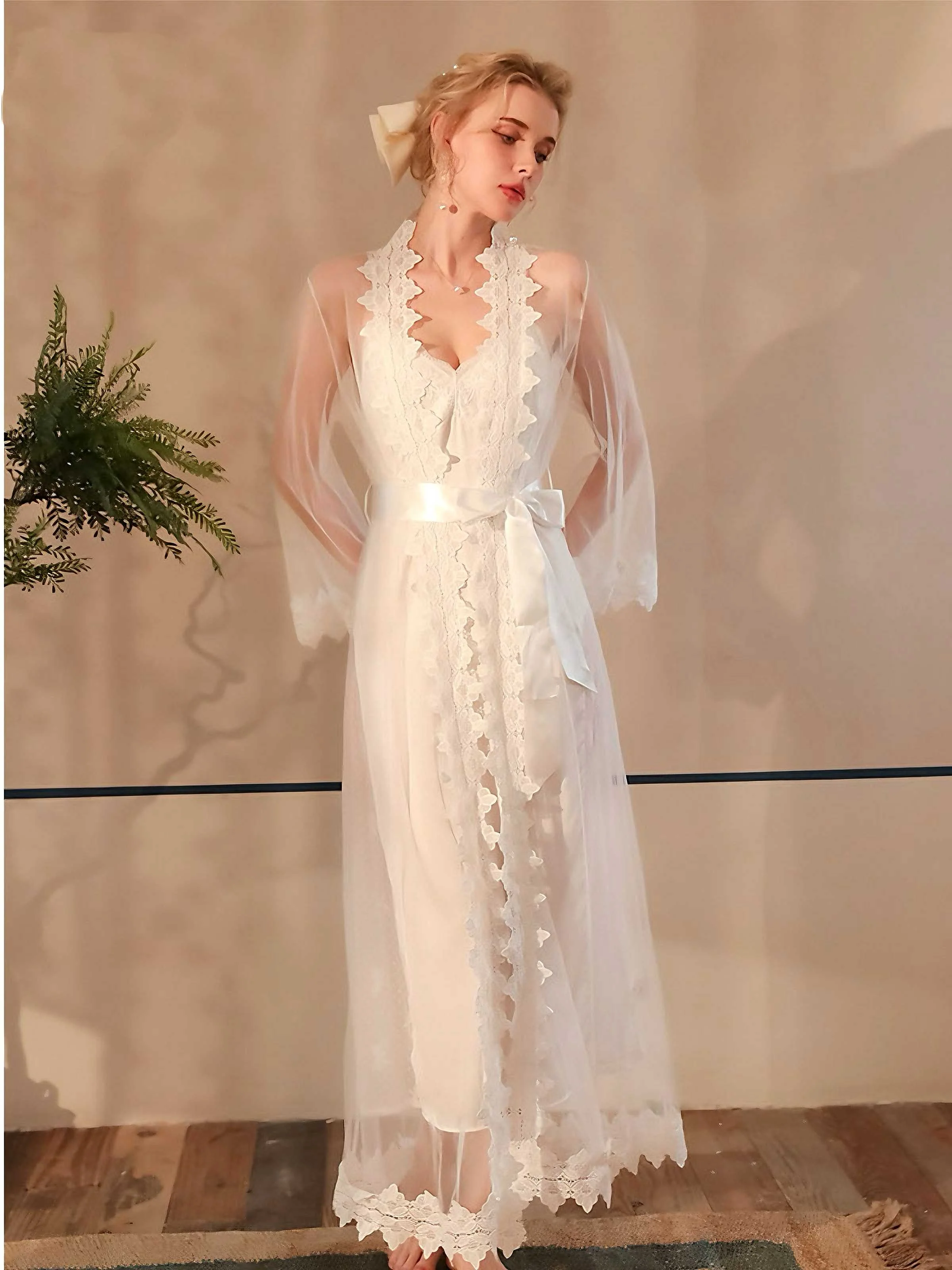 Ensemble nuisette blanche en dentelle et maille années 1930